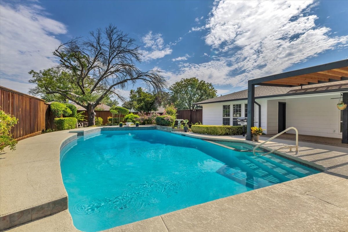 7240 Whispering Pines Drive