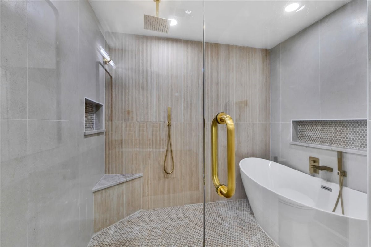 7240 Whispering Pines Drive