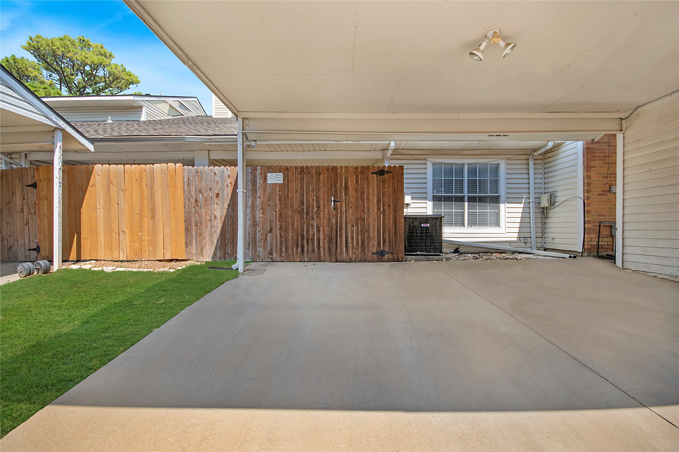 704 Creekwood Drive