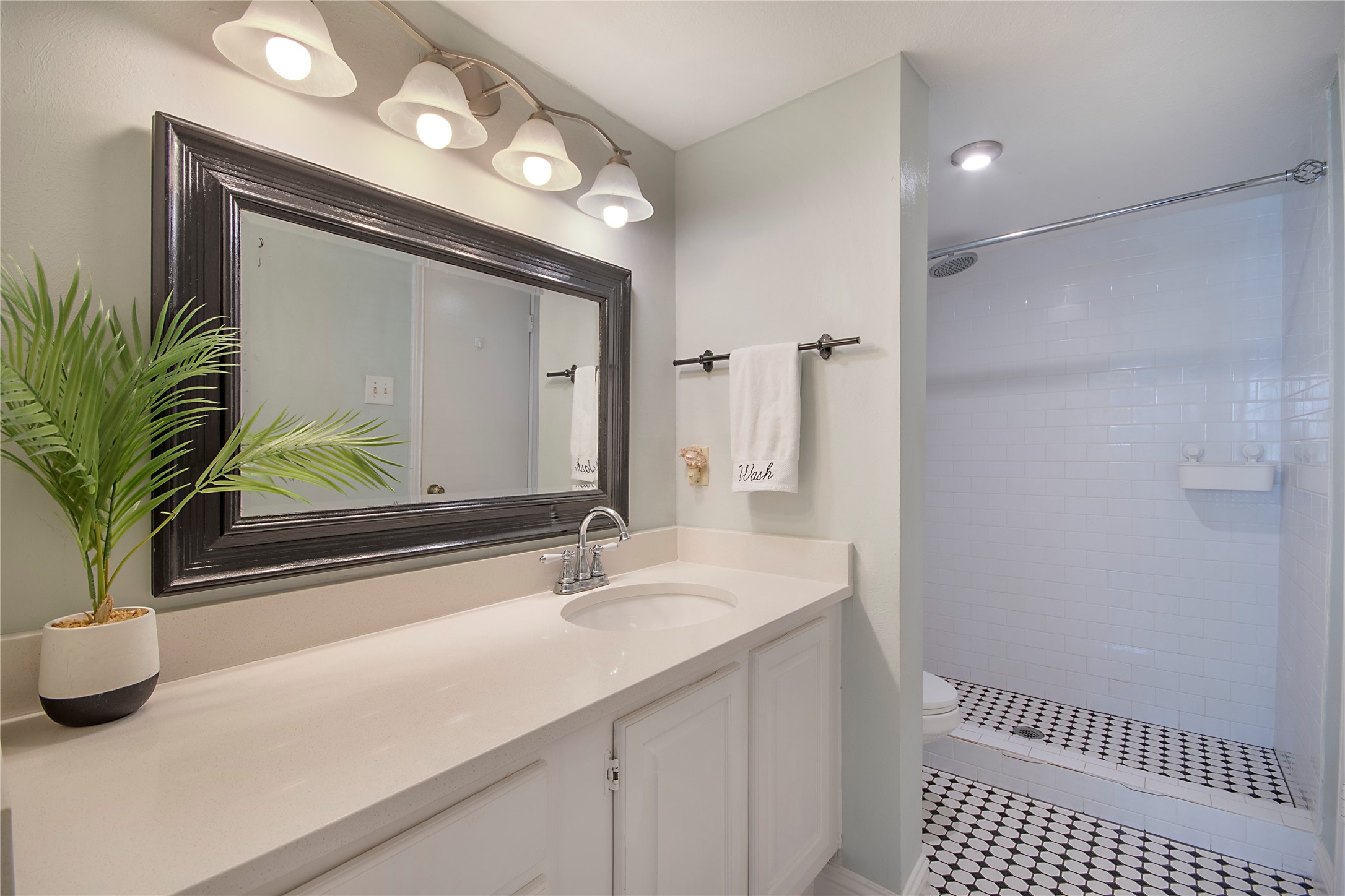704 Creekwood Drive