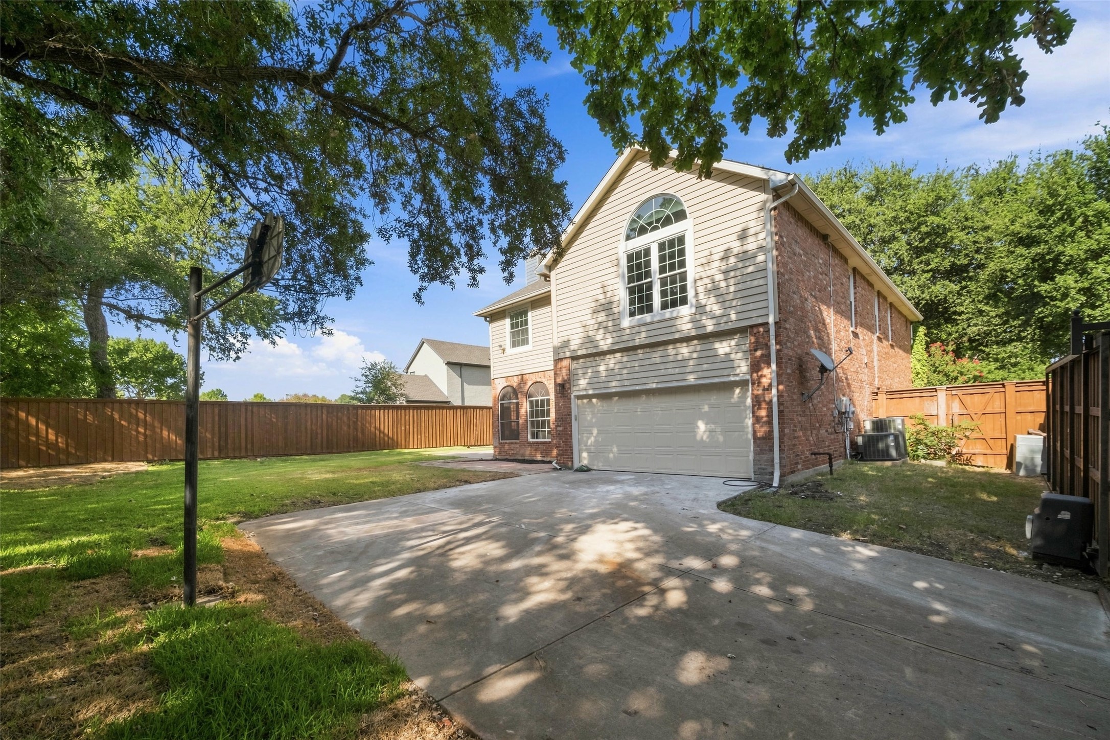 3041 Hillingdon Drive
