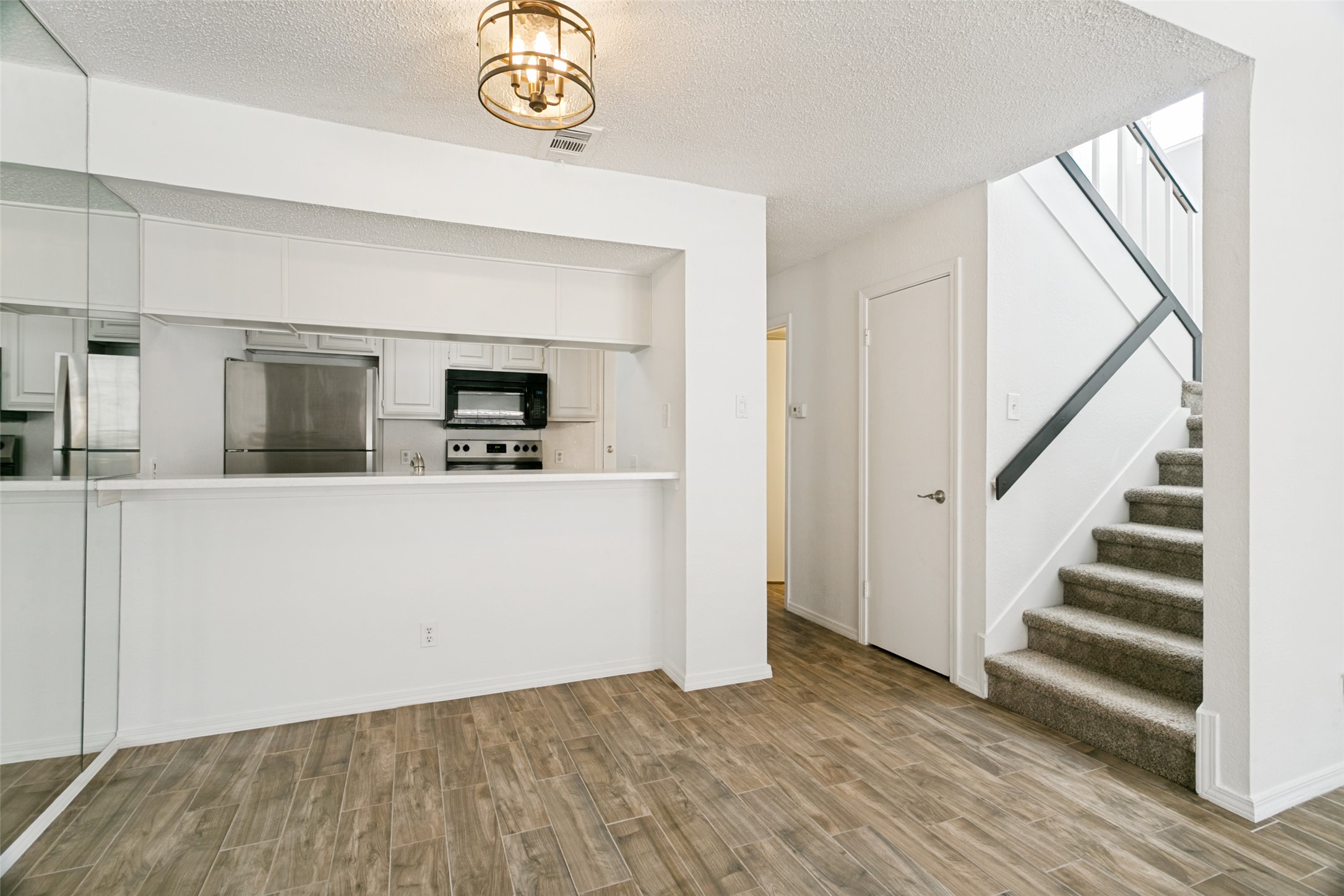 18240 Midway Road 901