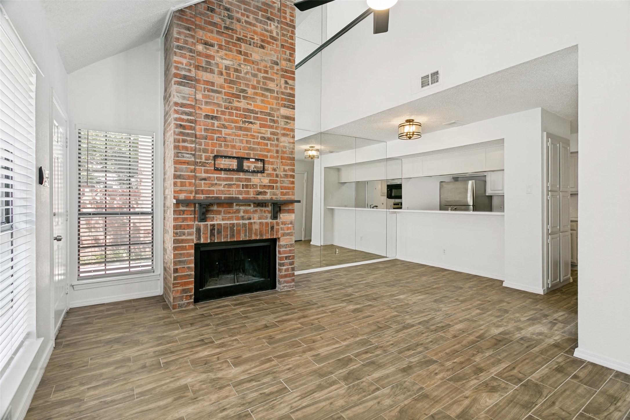 18240 Midway Road 901