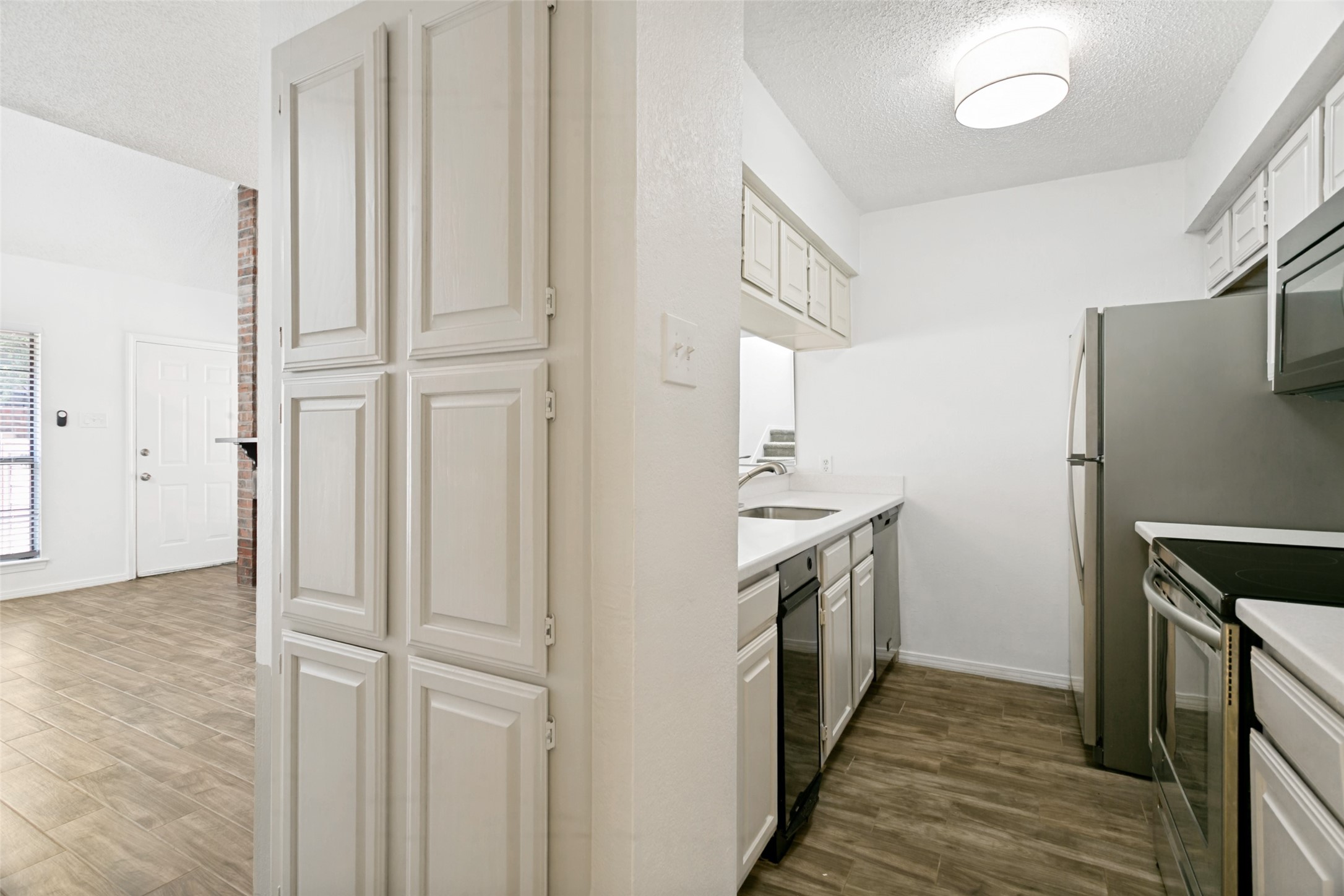 18240 Midway Road 901