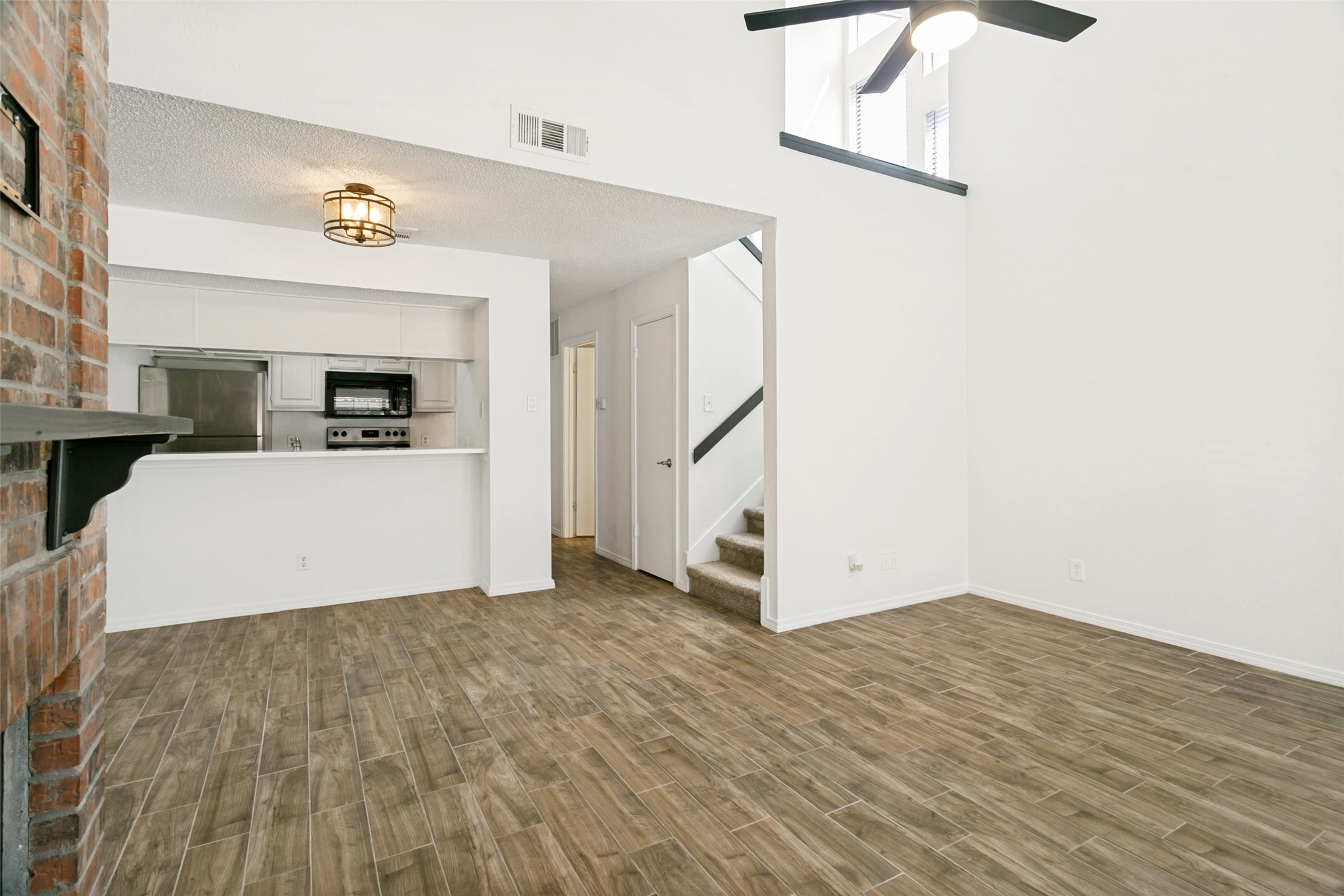 18240 Midway Road 901