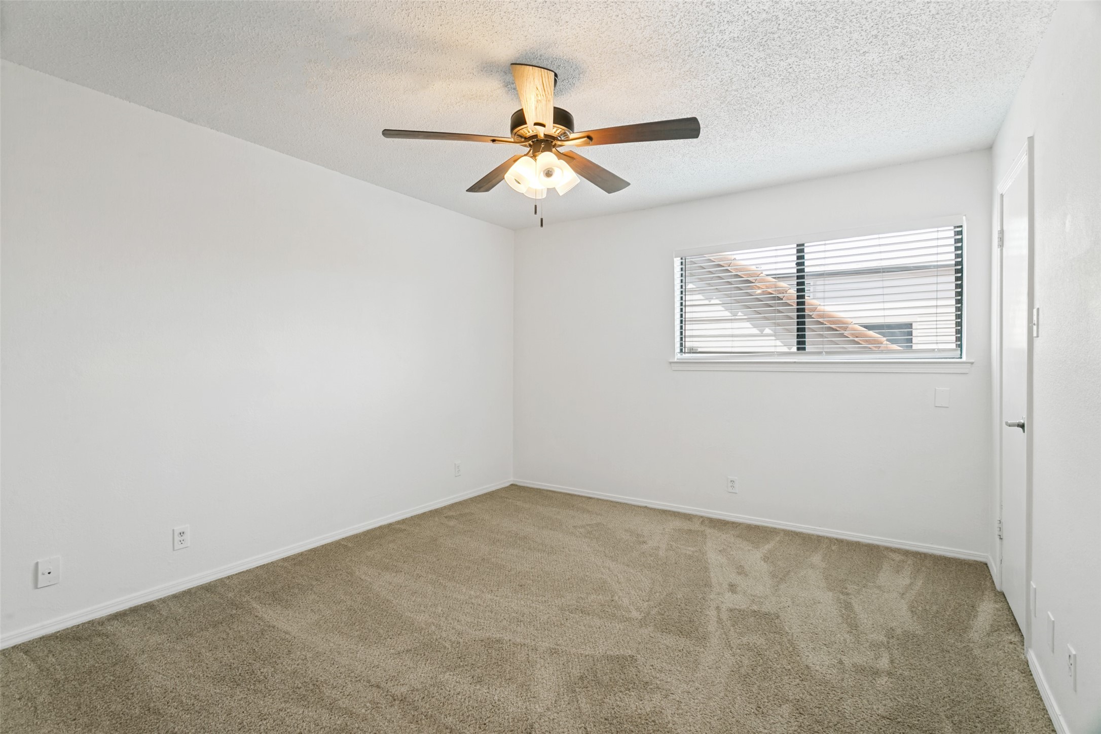 18240 Midway Road 901