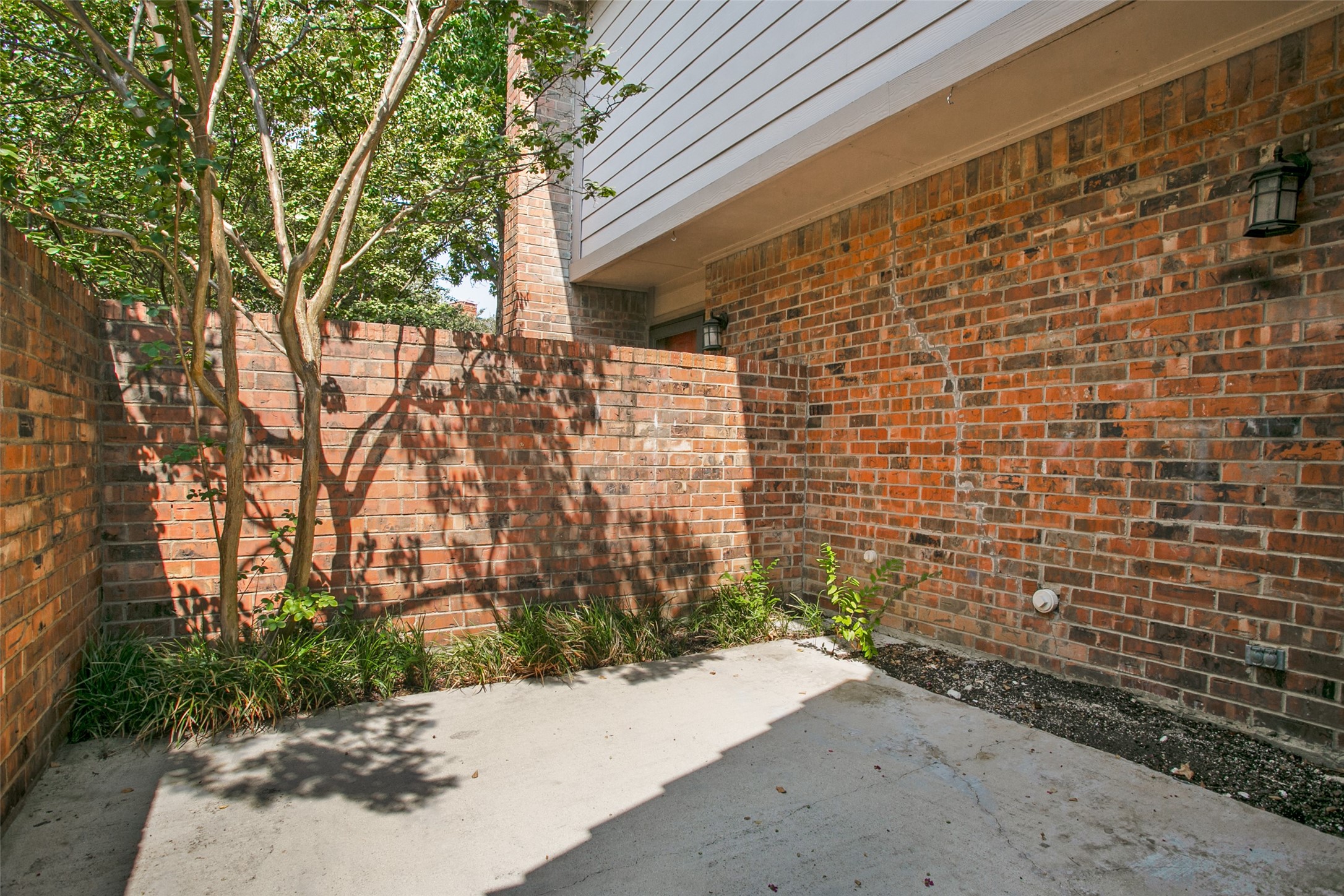 18240 Midway Road 901