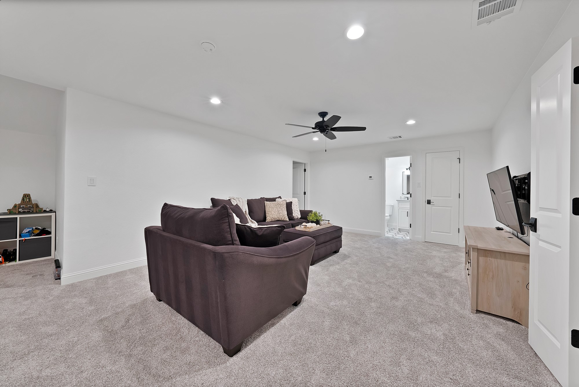 5287 Cree Drive