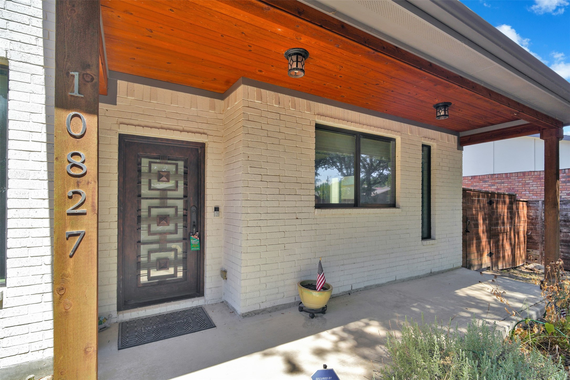 10827 Wallbrook Drive