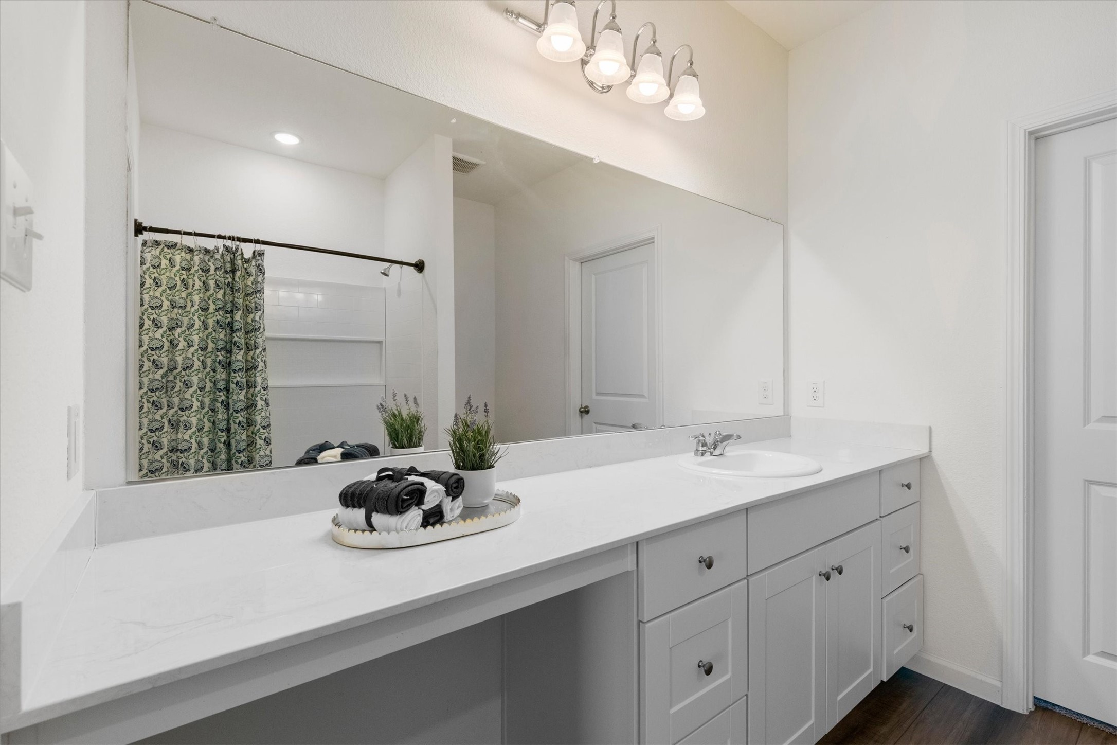 3008 Lacebark Court