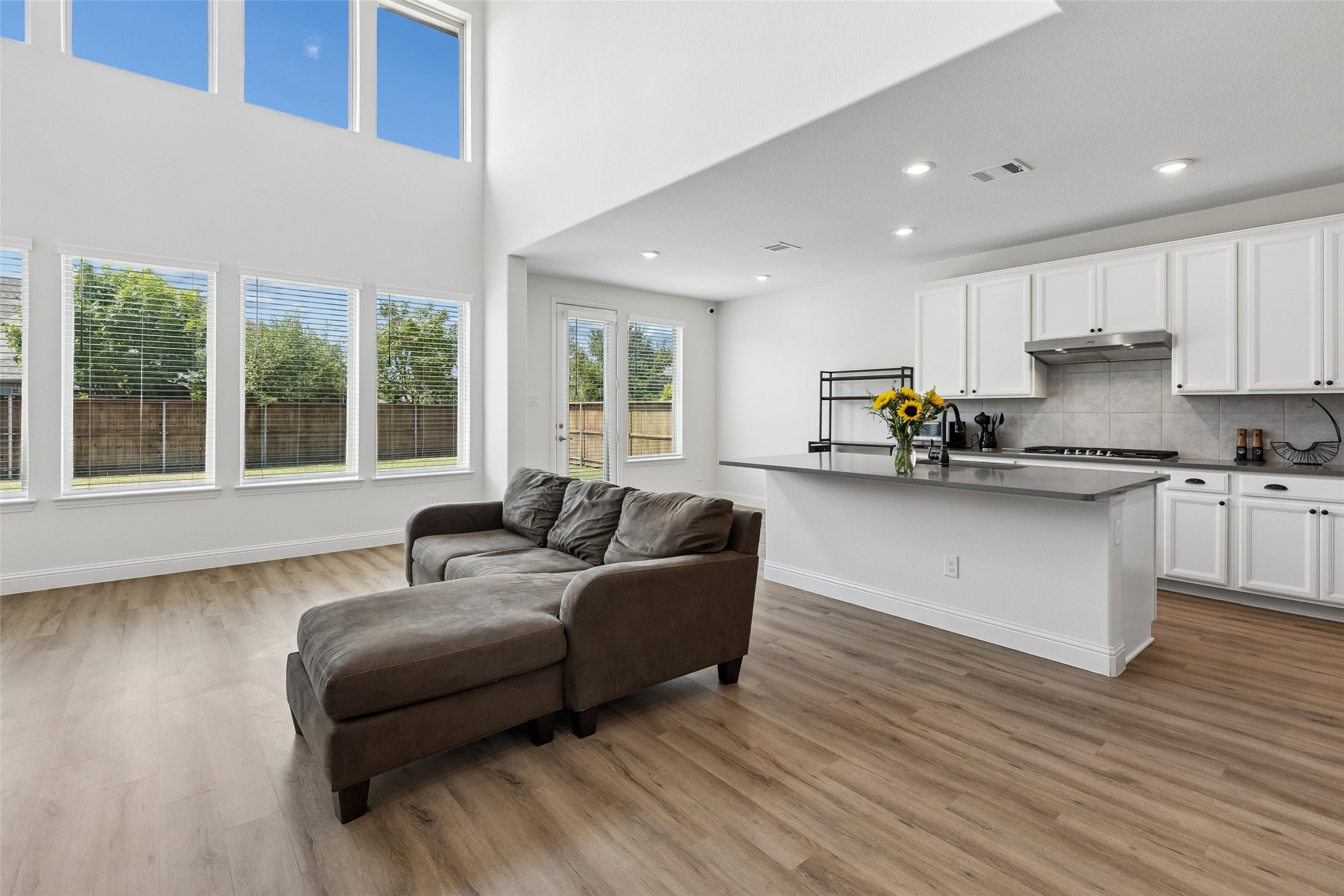 3103 Royal Lane
