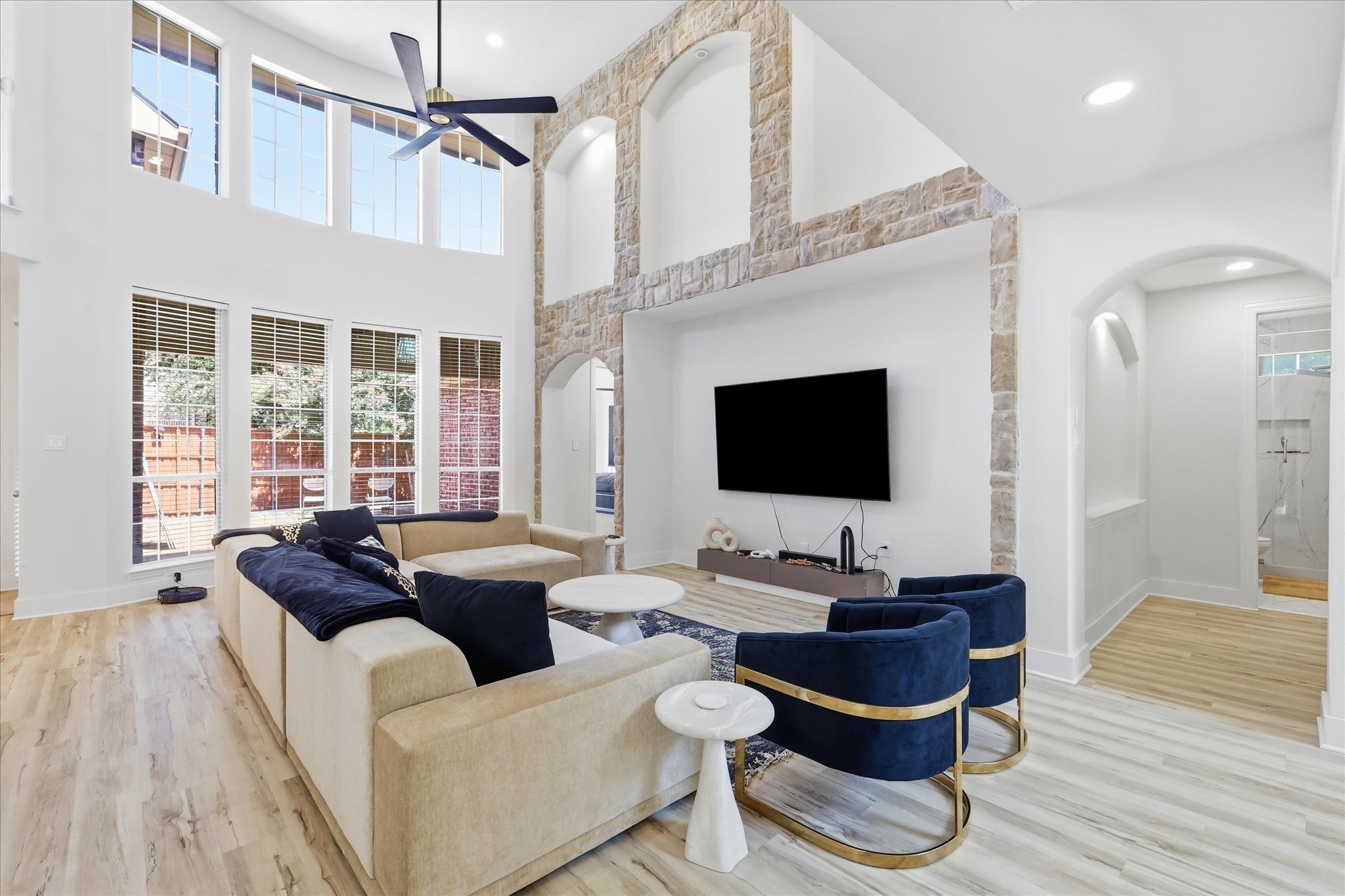 1106 Bridgeway Lane