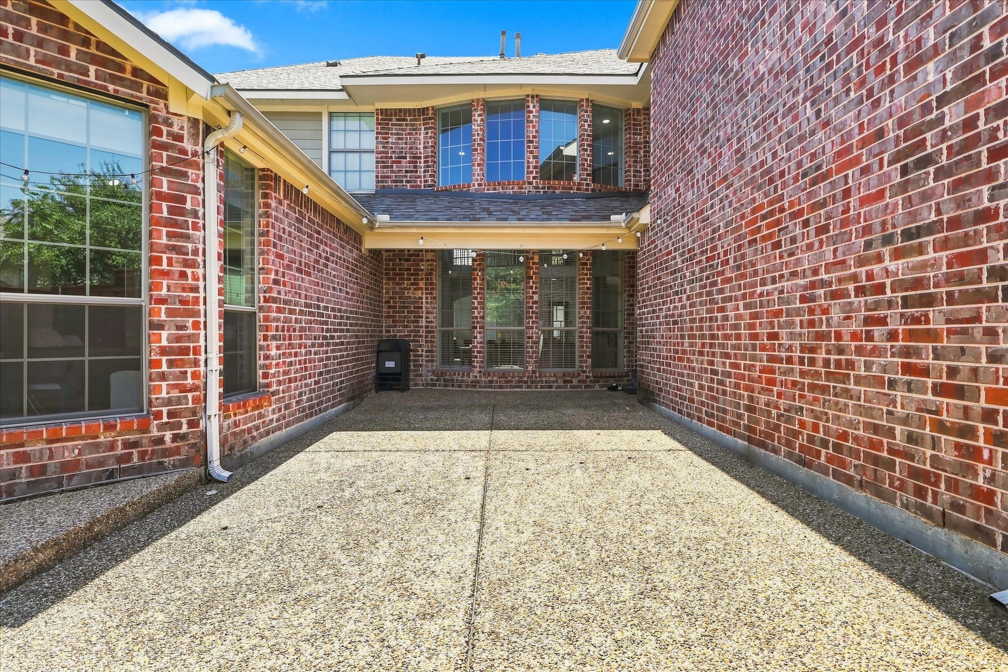 1106 Bridgeway Lane