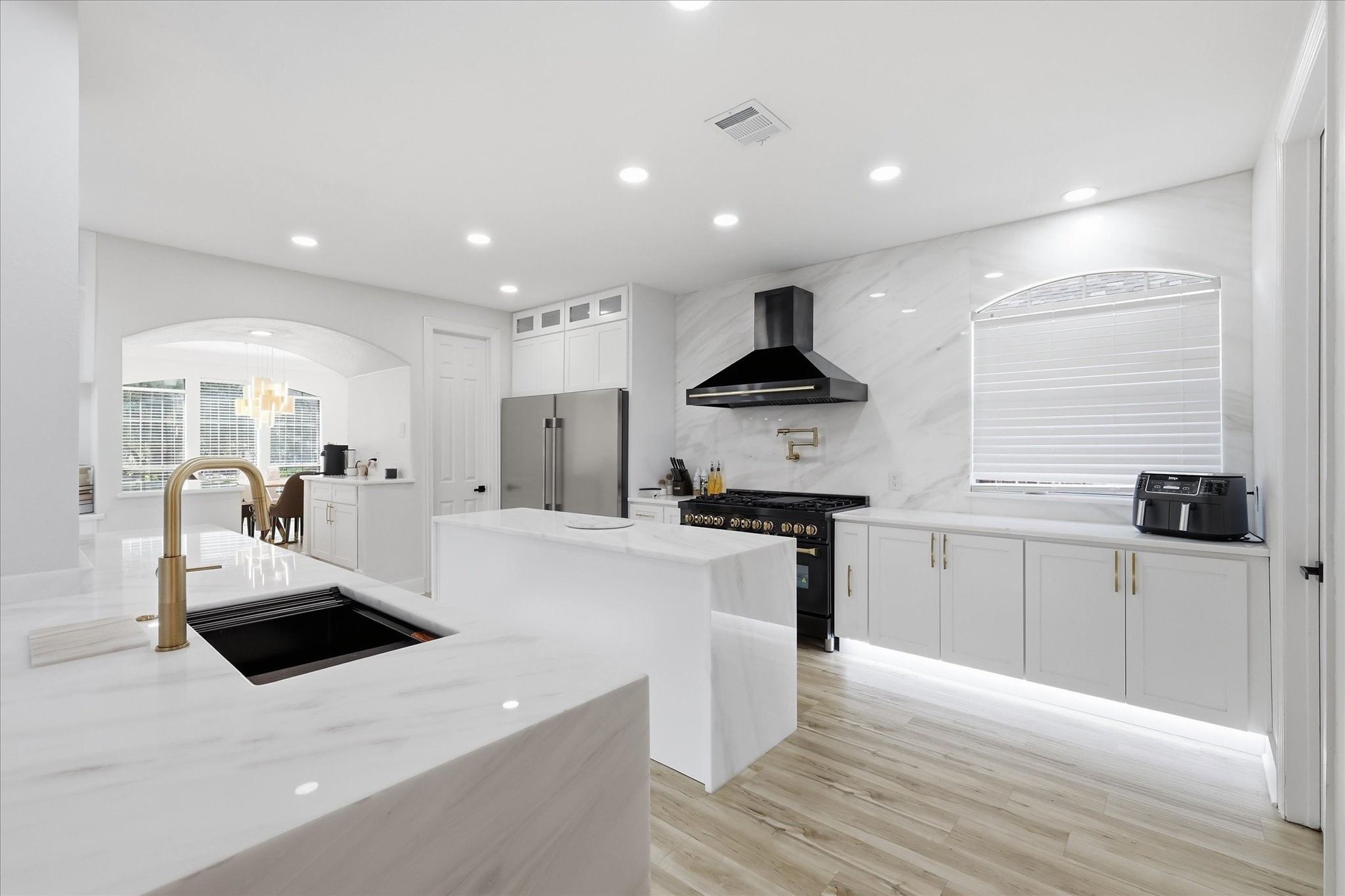 1106 Bridgeway Lane