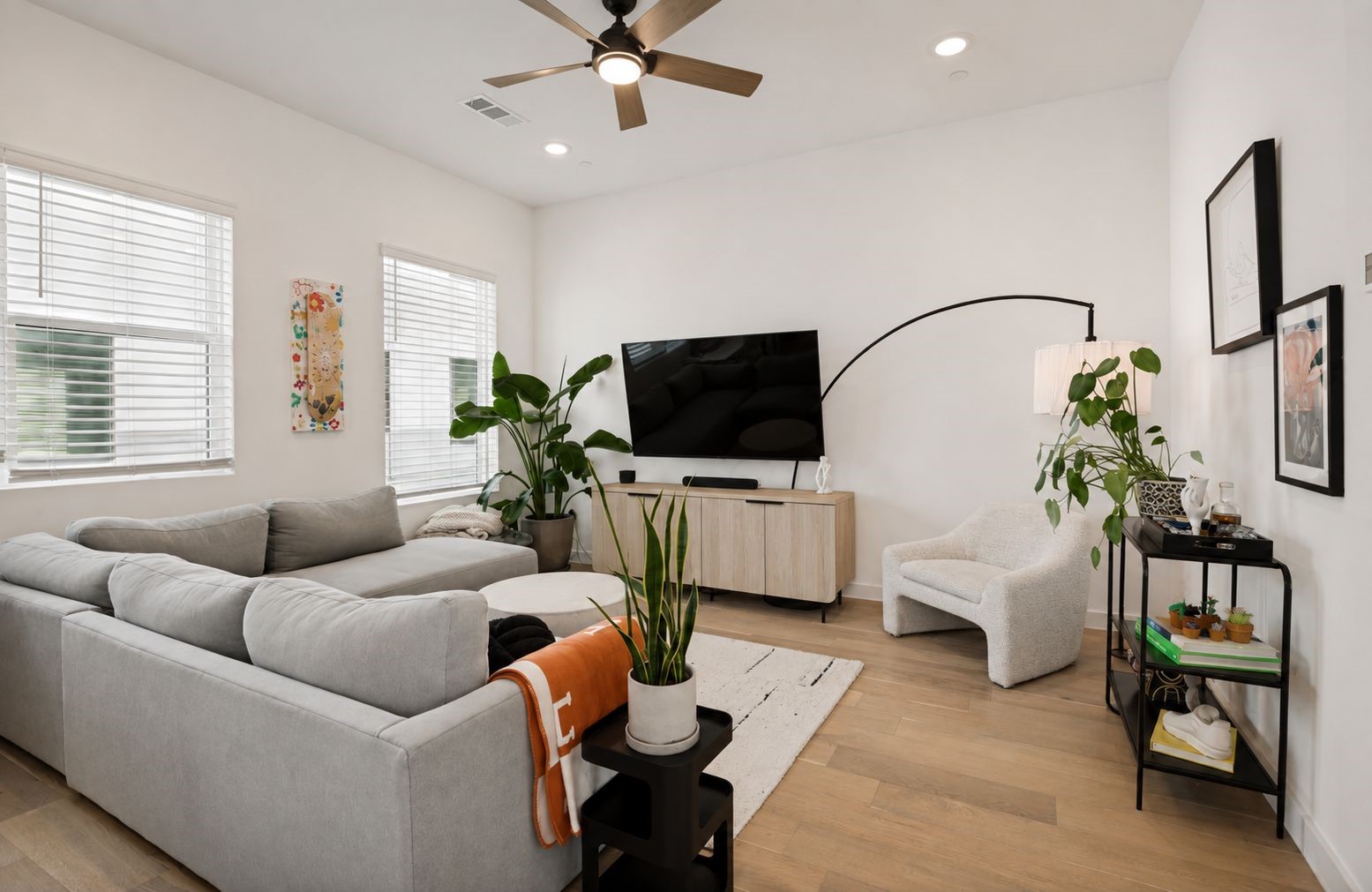 427 W 10th Street 201
