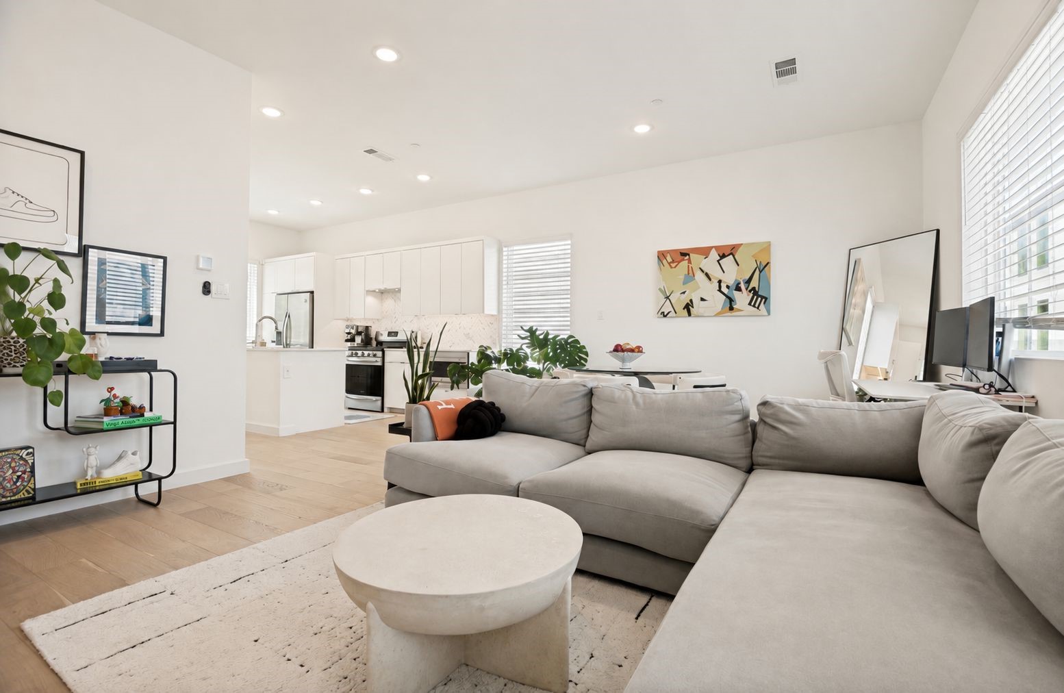 427 W 10th Street 201