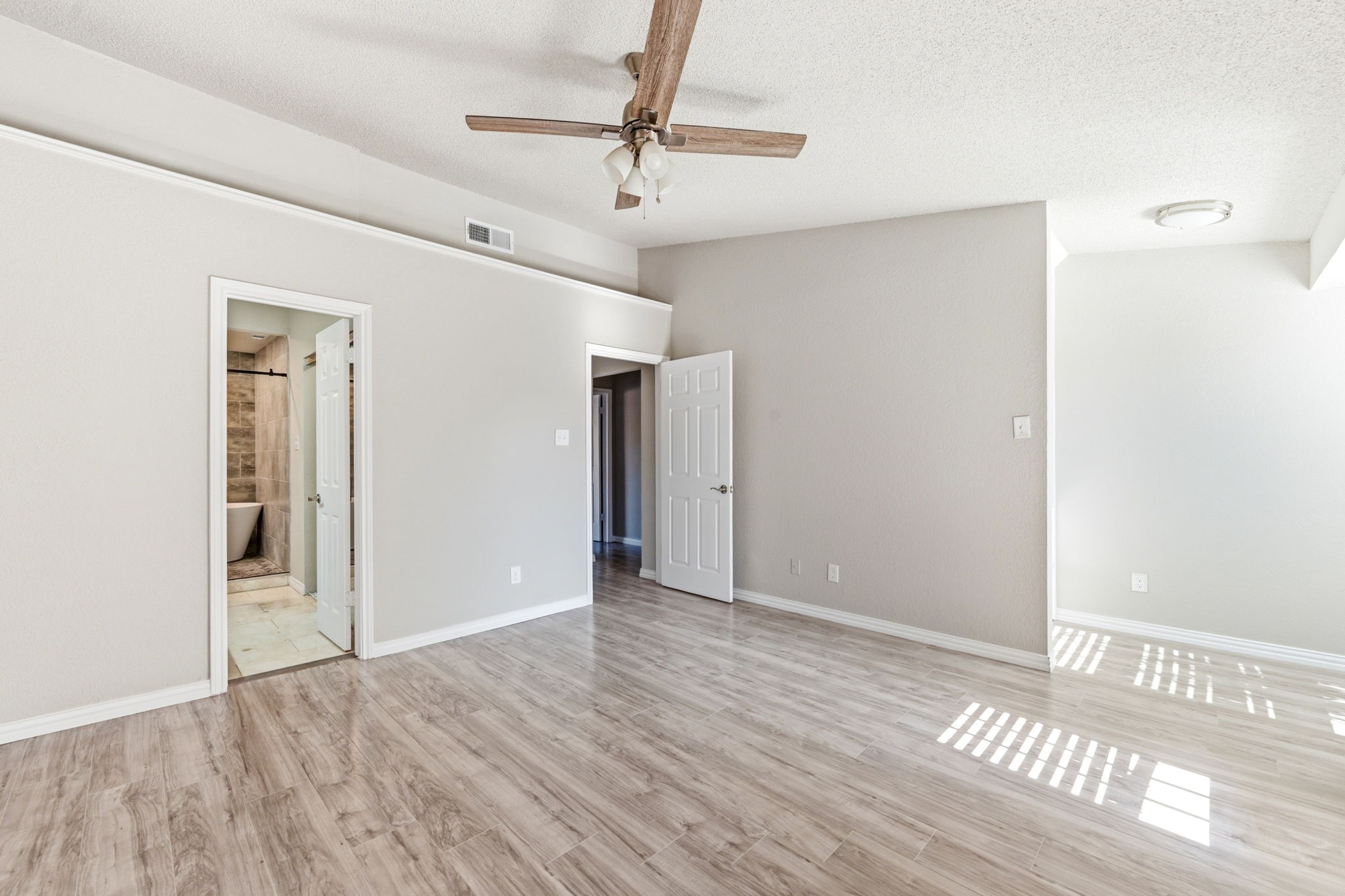 14333 Preston Road 1704