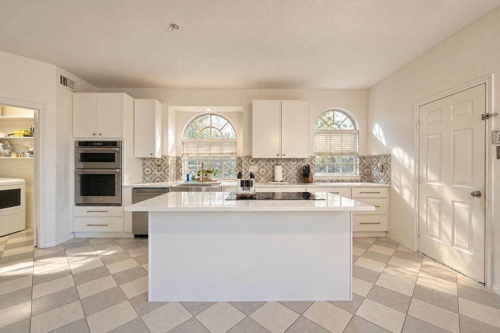 1524 Santa Fe Trail