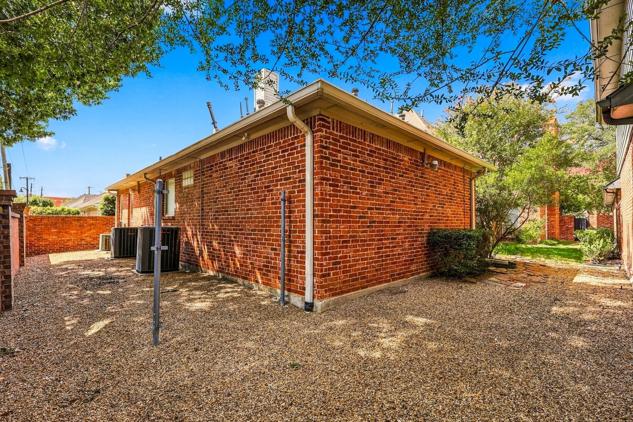 14762 Bedivere Court