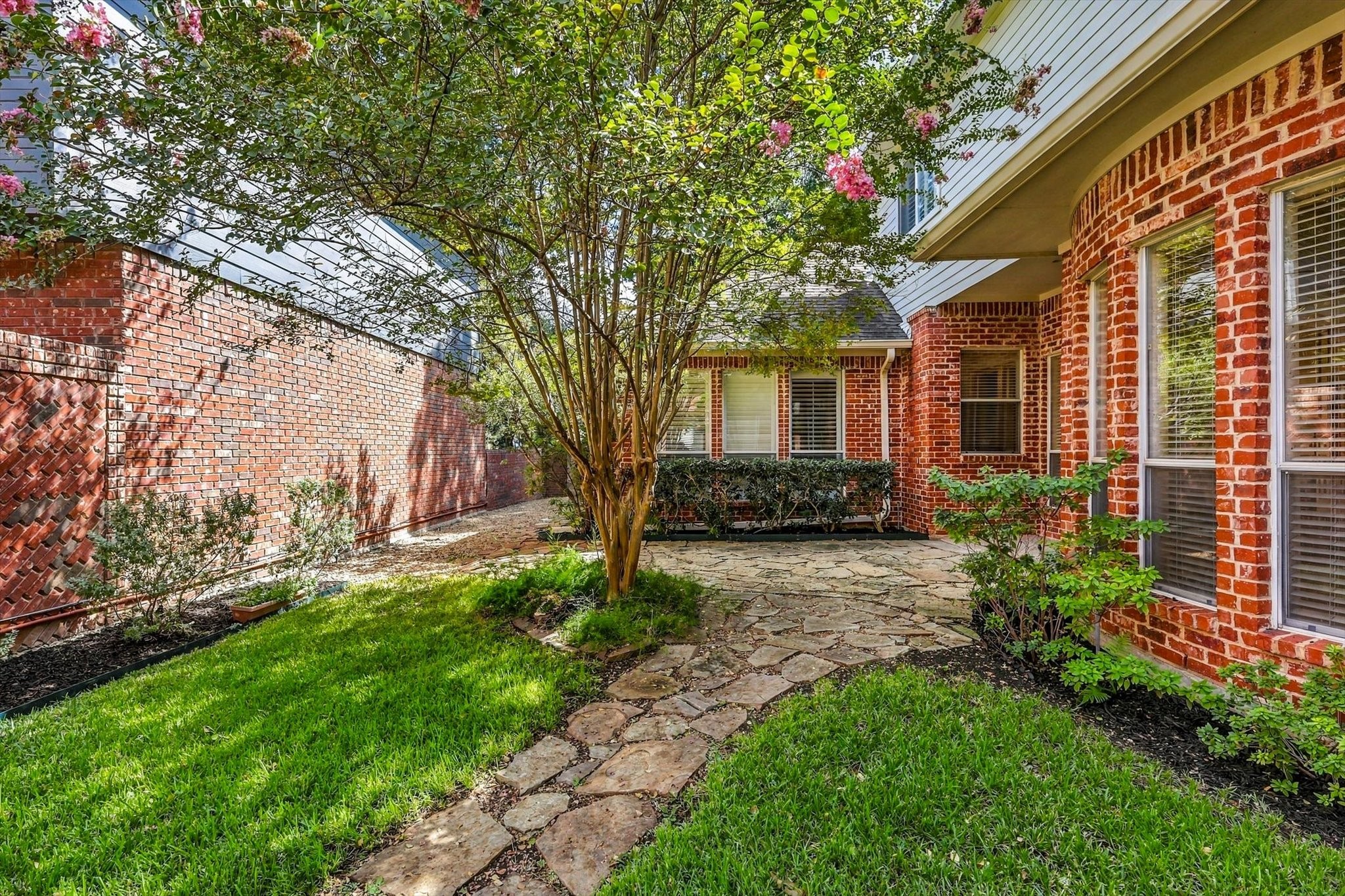 14762 Bedivere Court