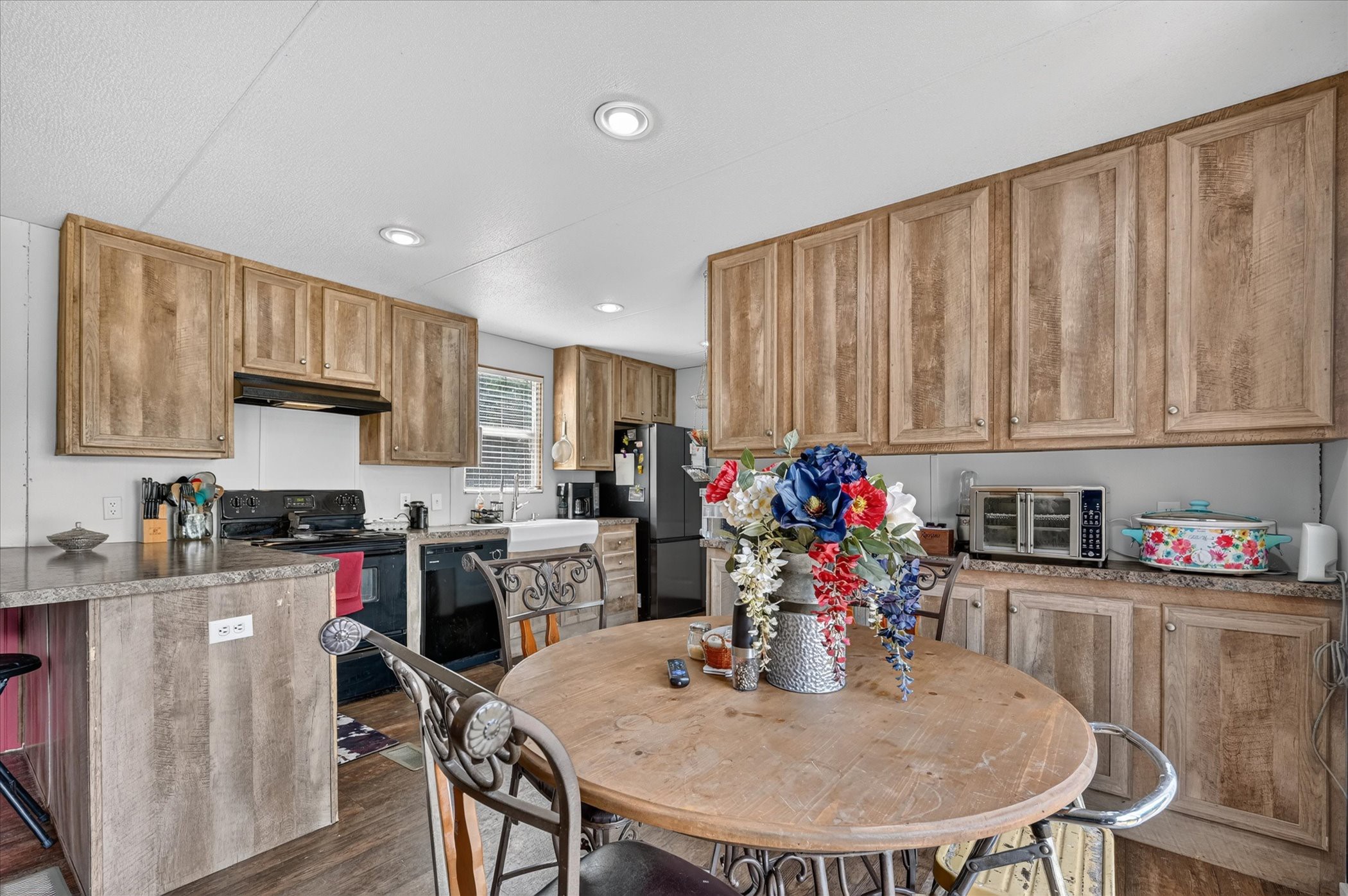 913 County Road 4232
