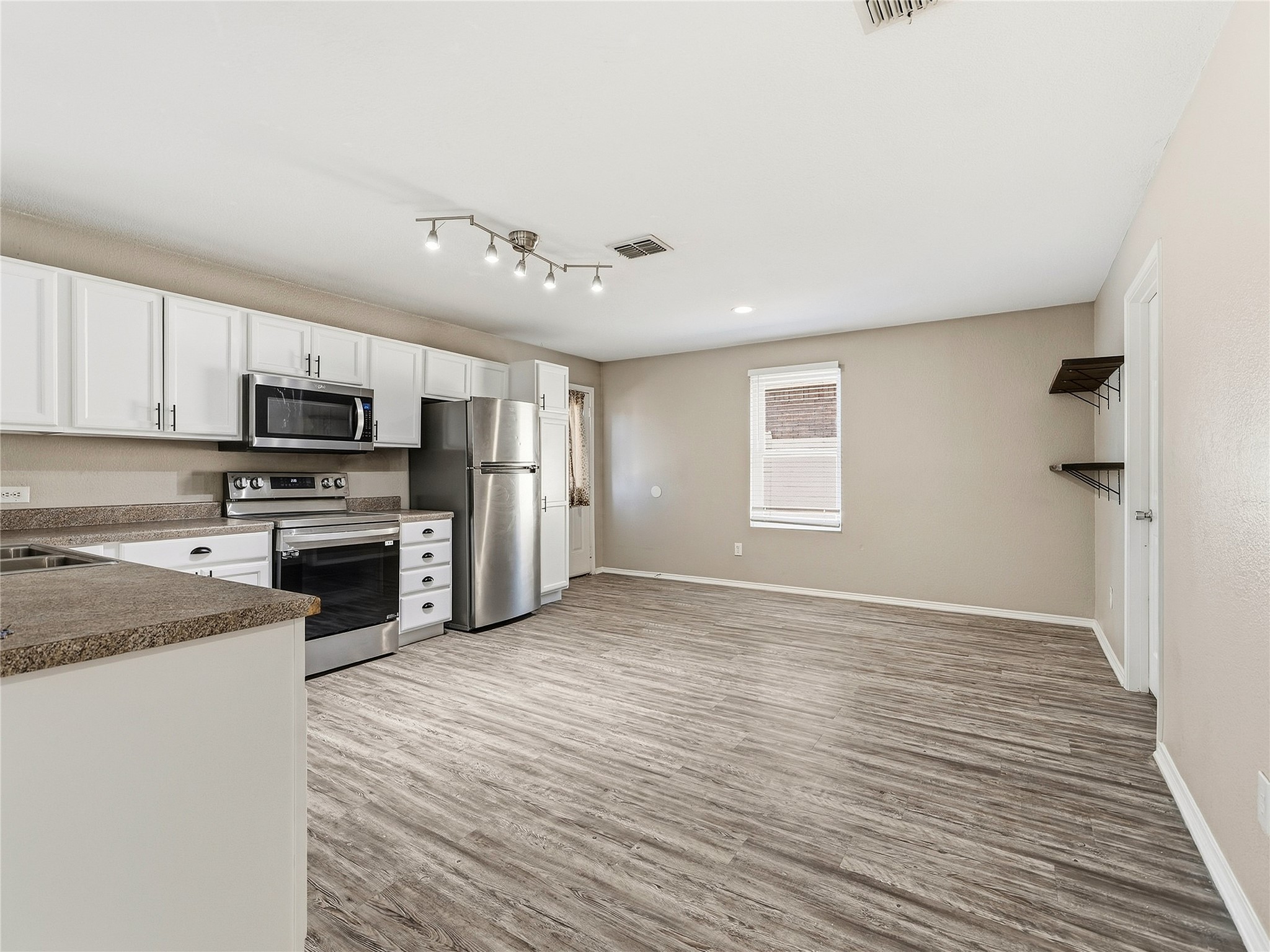1122 Antoinette Drive