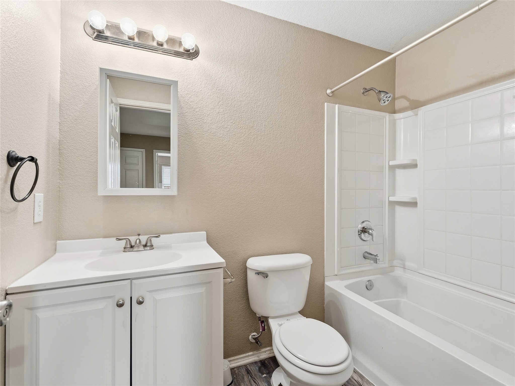 1122 Antoinette Drive