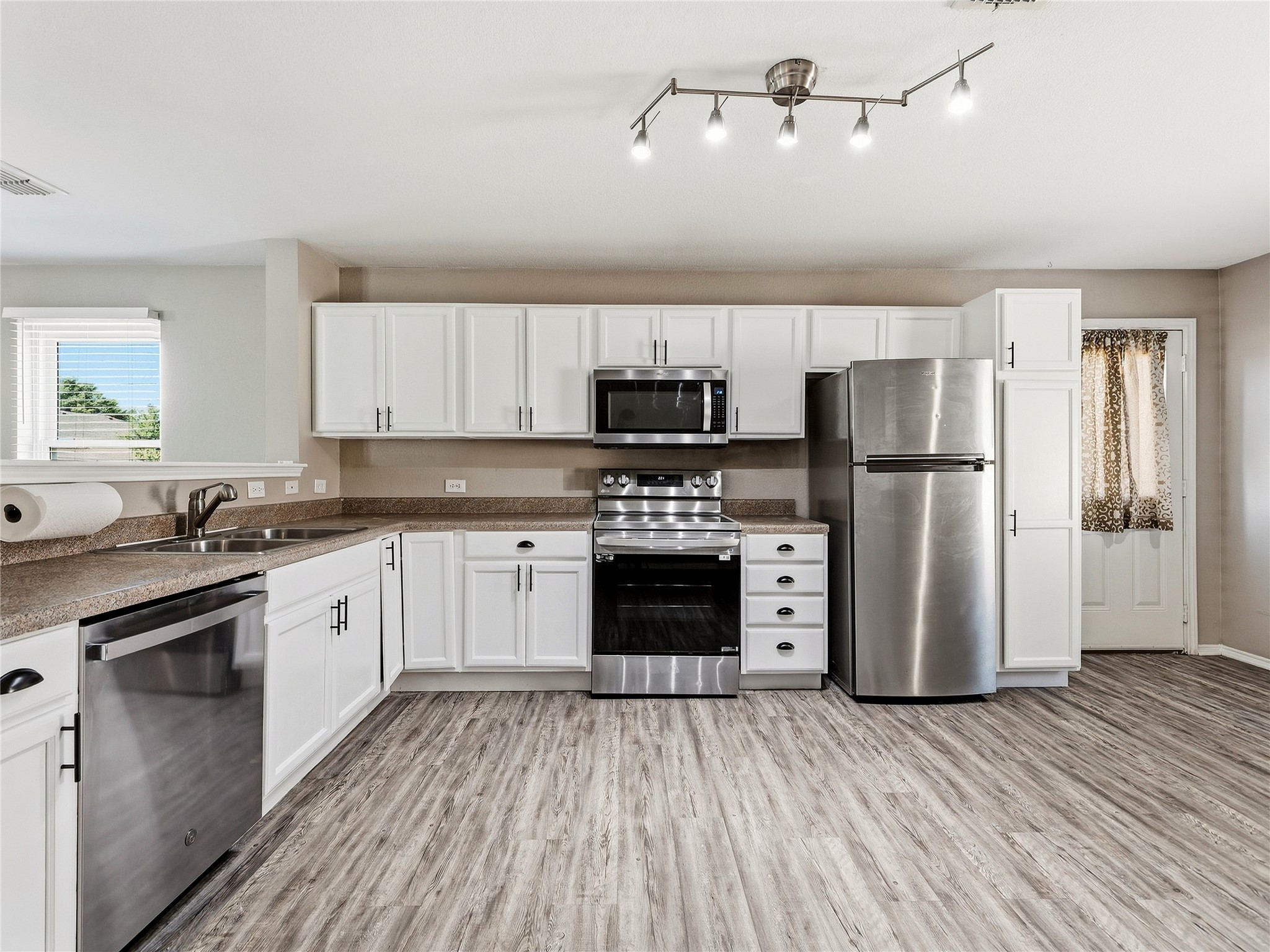 1122 Antoinette Drive