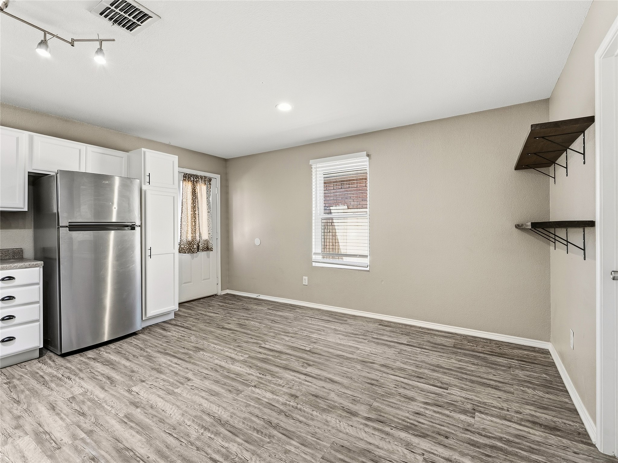 1122 Antoinette Drive