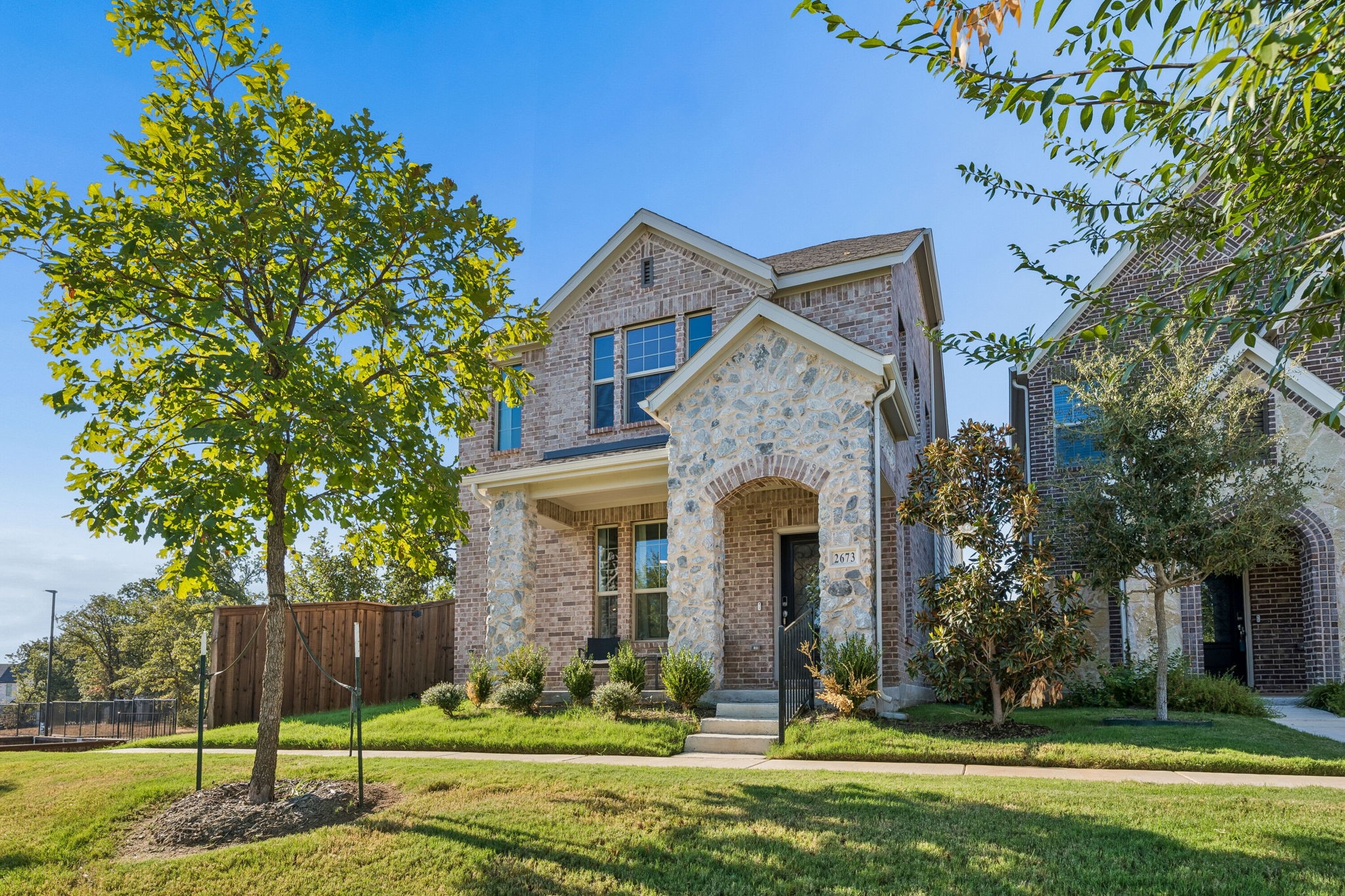 2673 Kings Canyon Mews