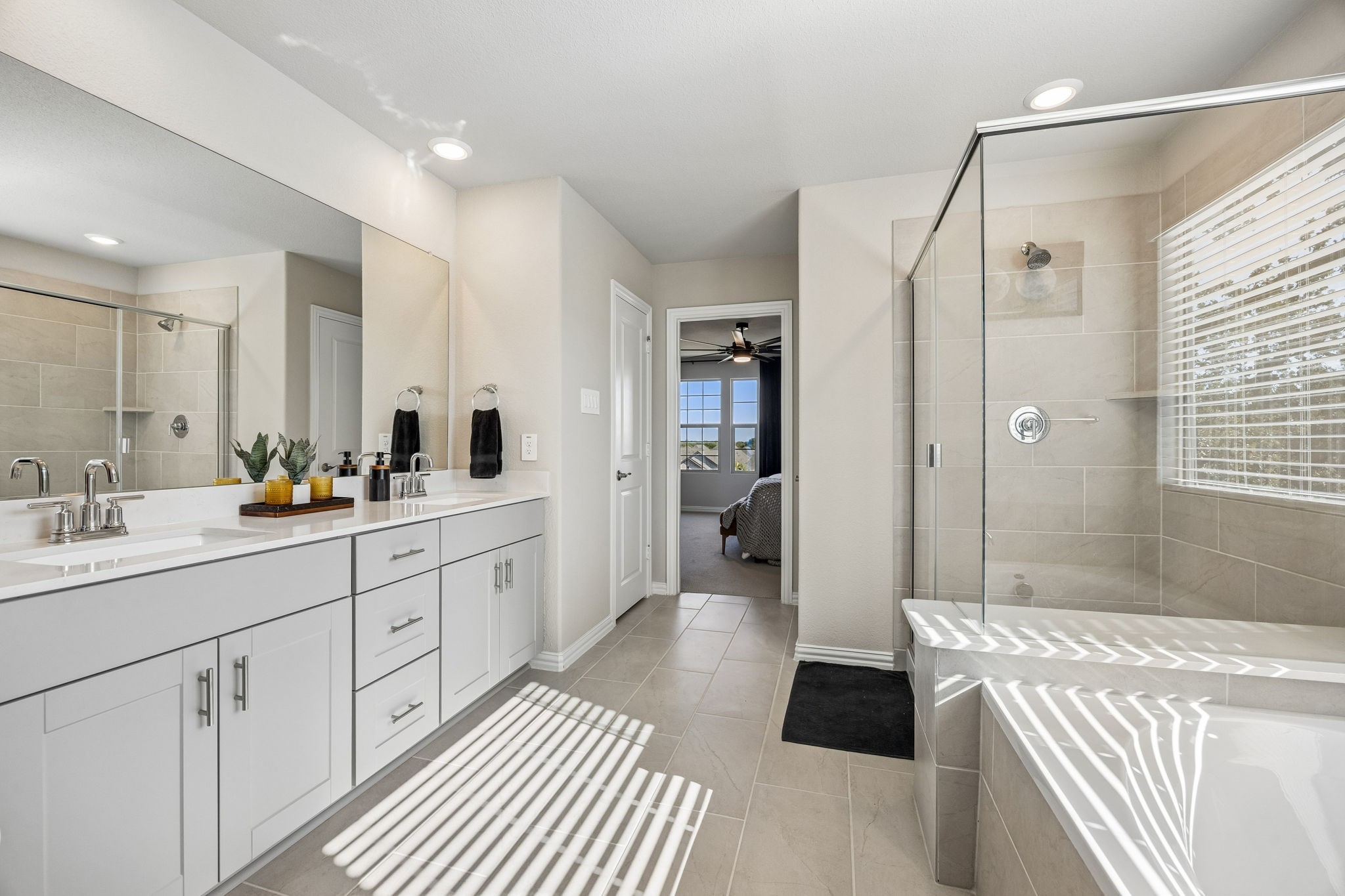 2673 Kings Canyon Mews