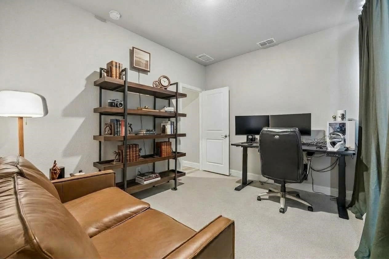 2673 Kings Canyon Mews