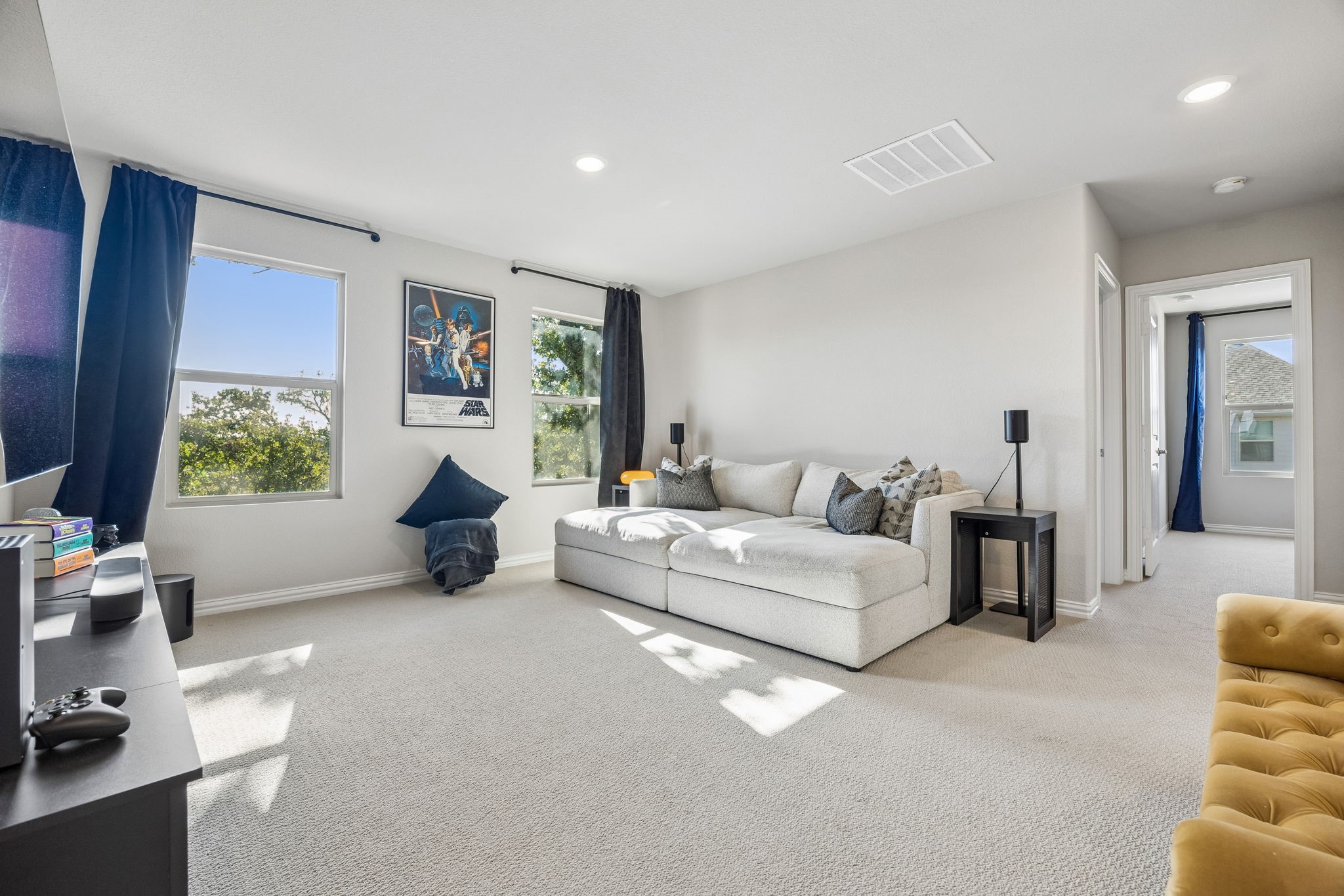 2673 Kings Canyon Mews