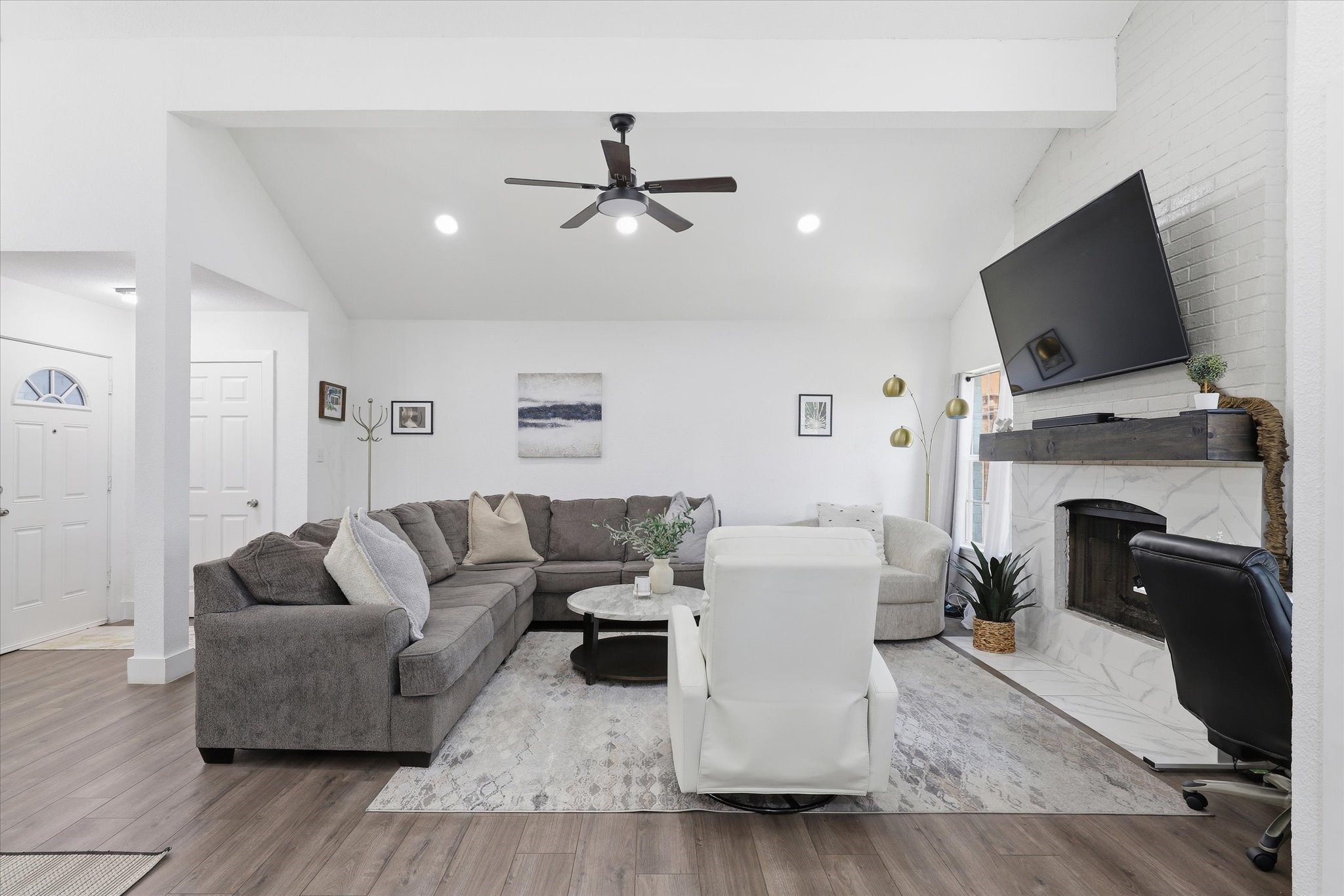 5321 Pocassett Drive