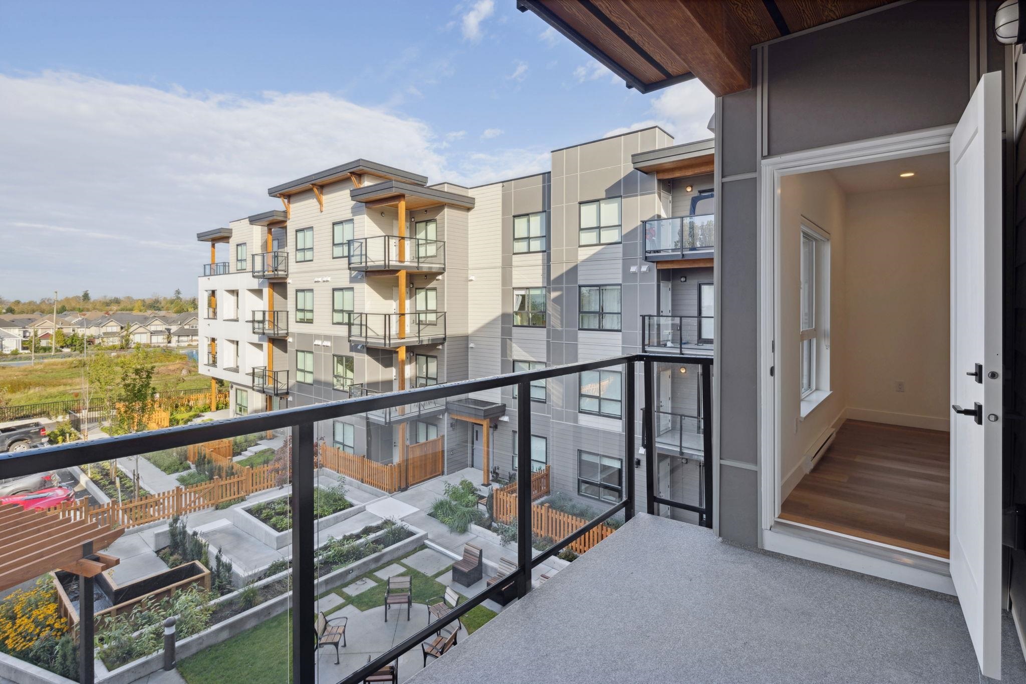 416-20282 72b Avenue Unit: 416