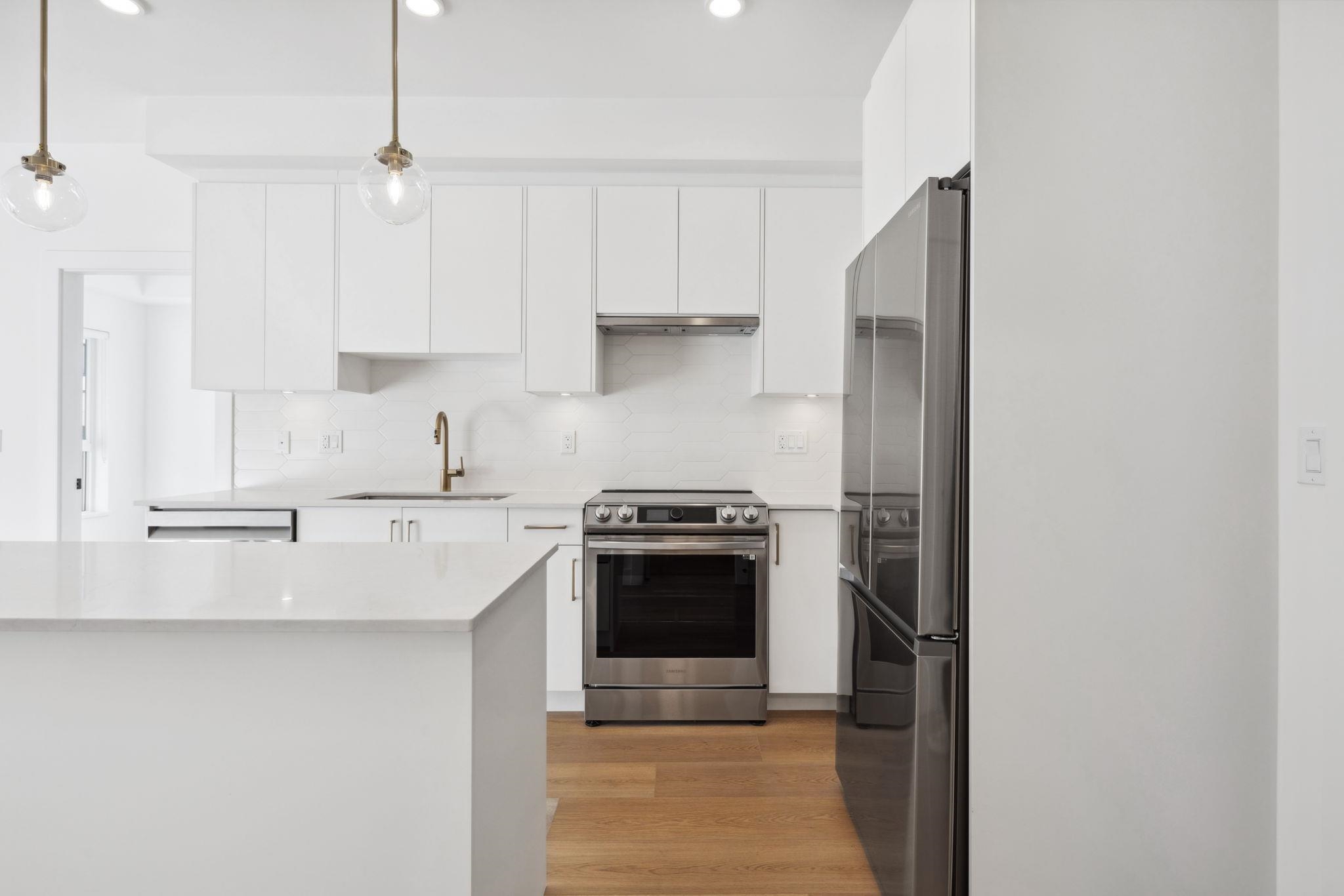402 20282 72B AVENUE Unit: 402