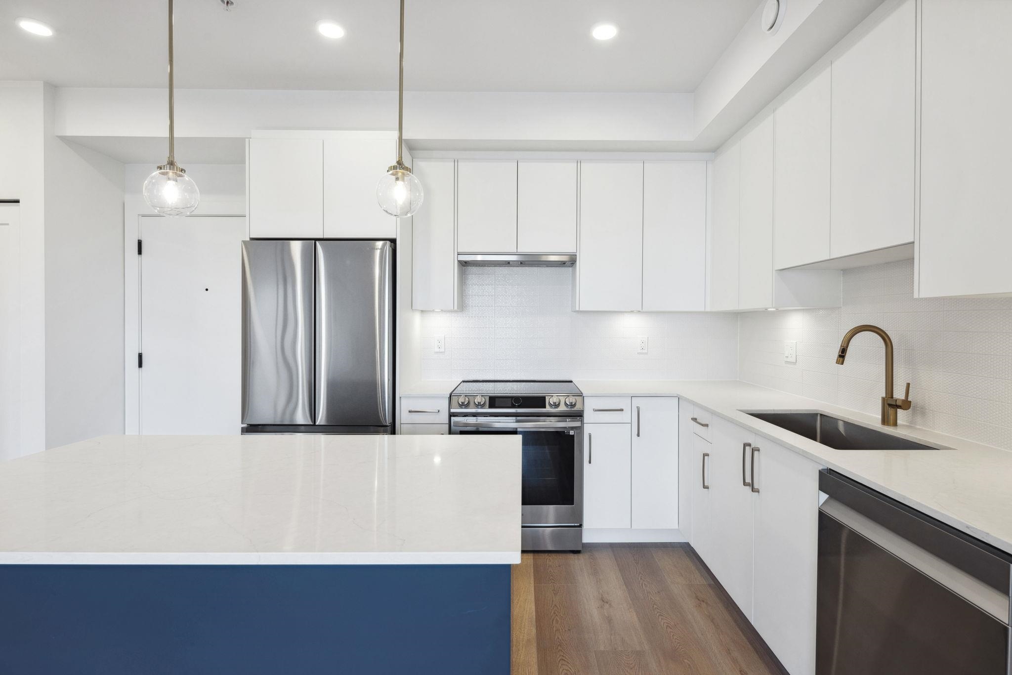 216 20282 72B AVENUE Unit: 216
