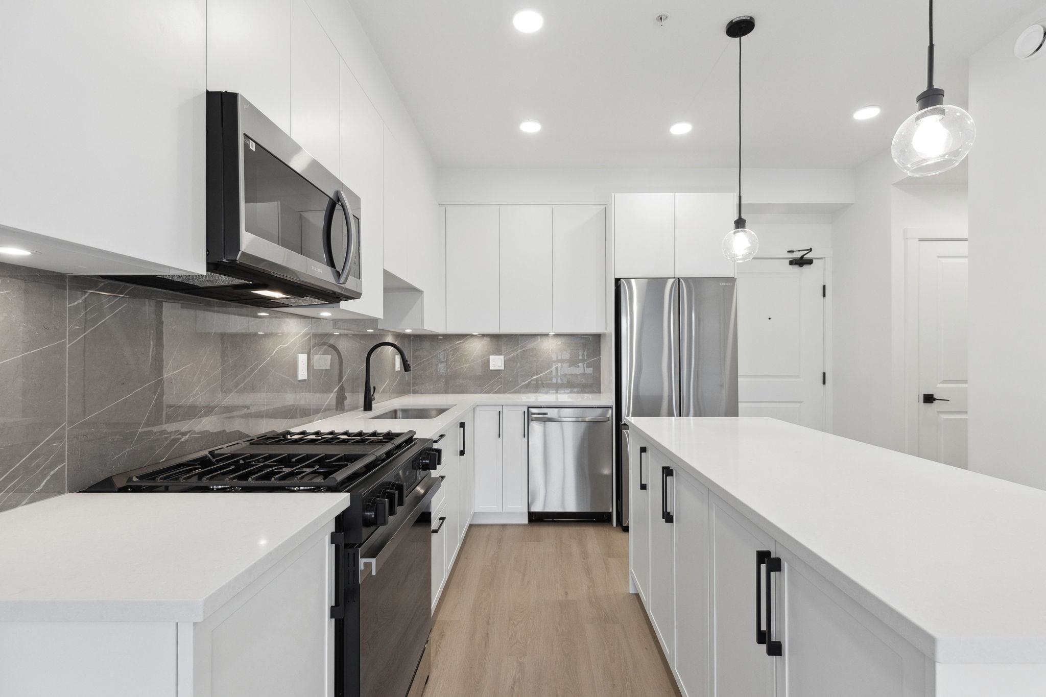 501 3528 146A STREET Unit: 501