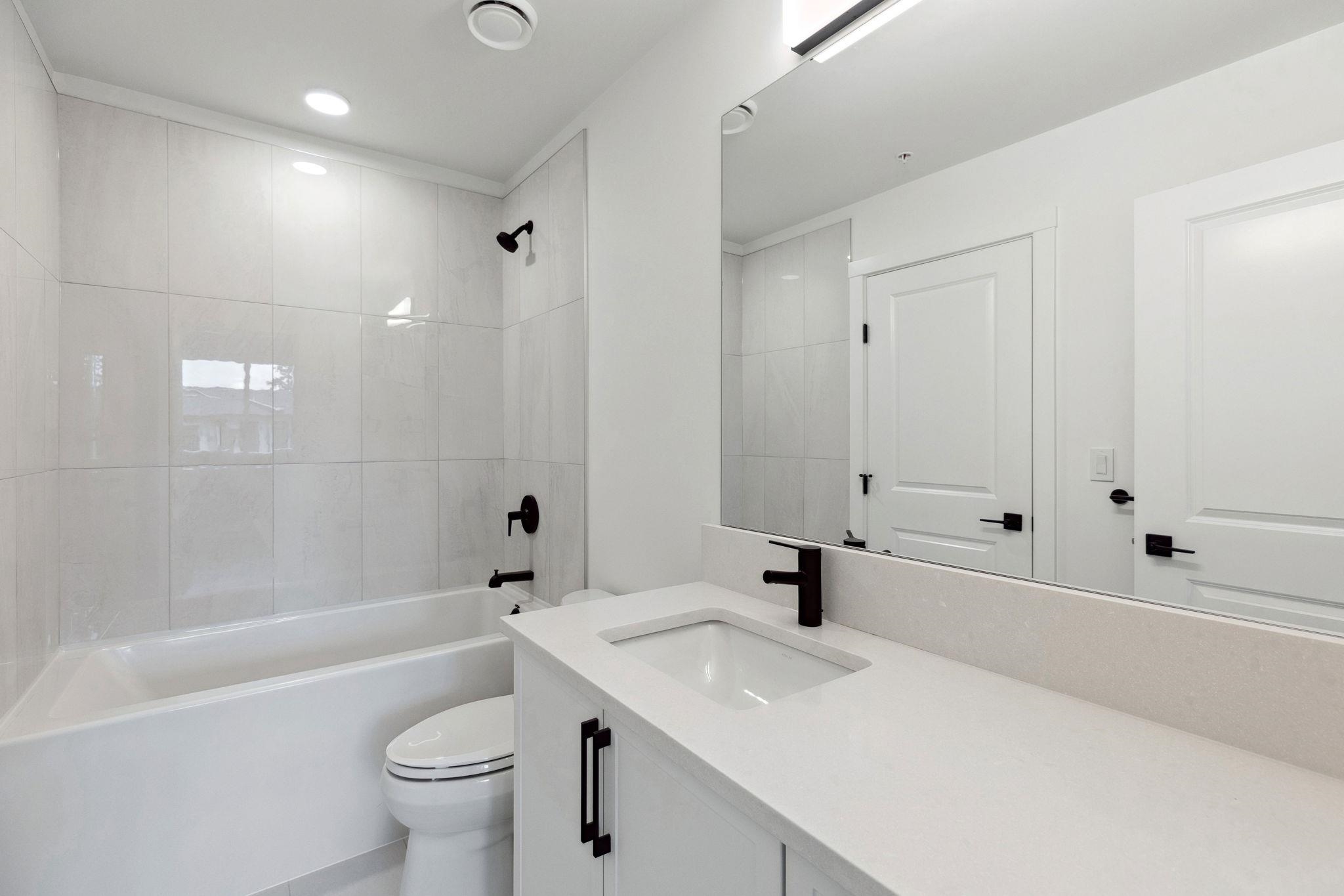 501 3528 146A STREET Unit: 501