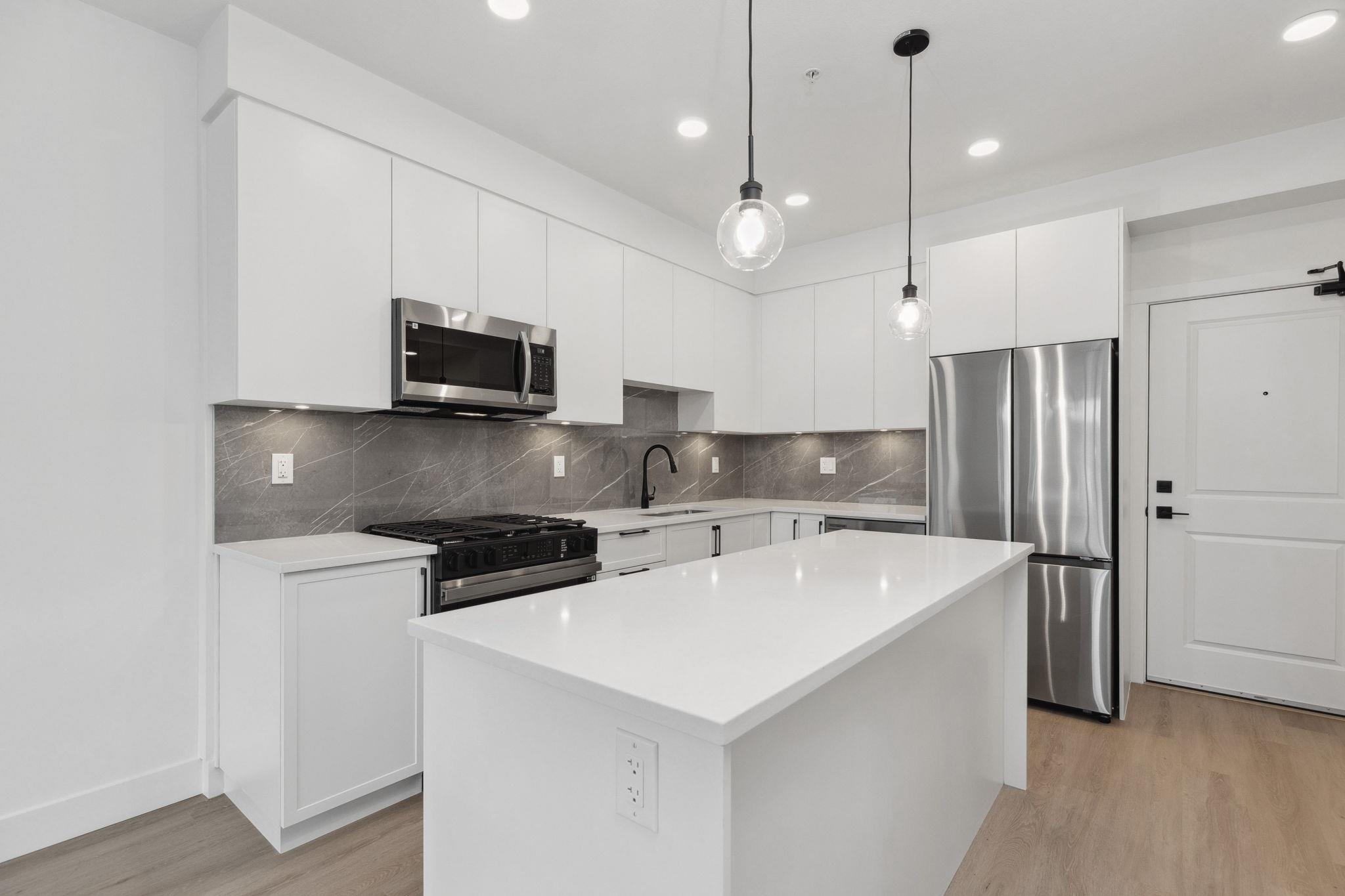 501 3528 146A STREET Unit: 501