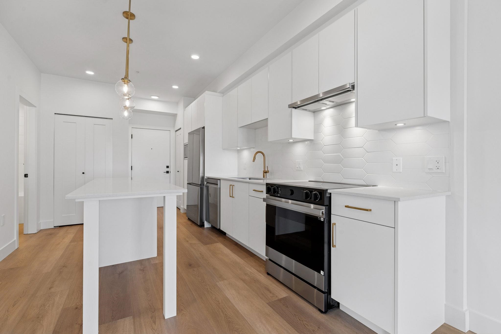304 72 AVENUE Unit: 304