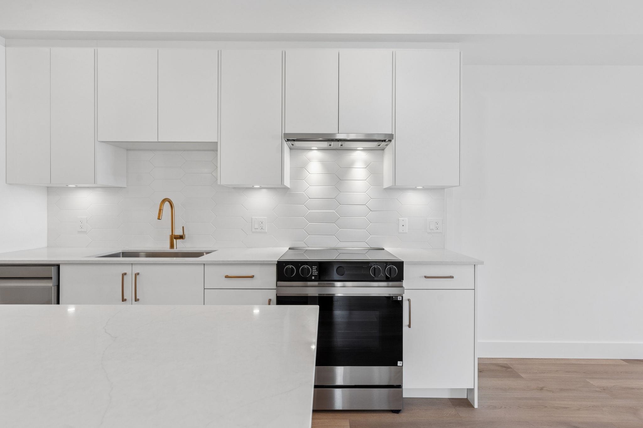 304 72 AVENUE Unit: 304