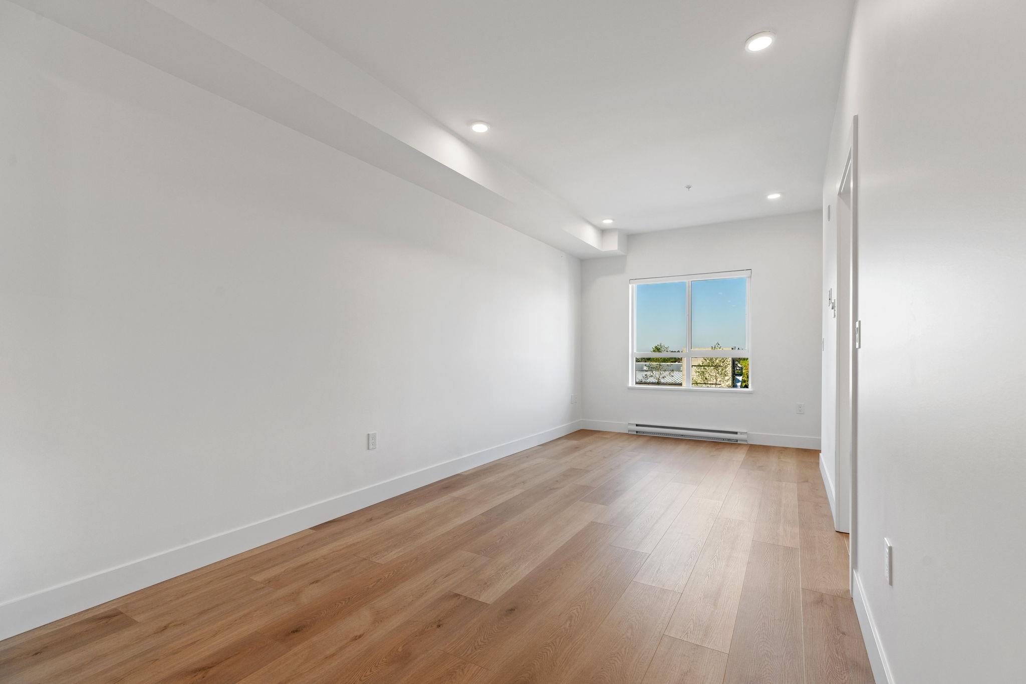 204 20286 72B AVENUE Unit: 204