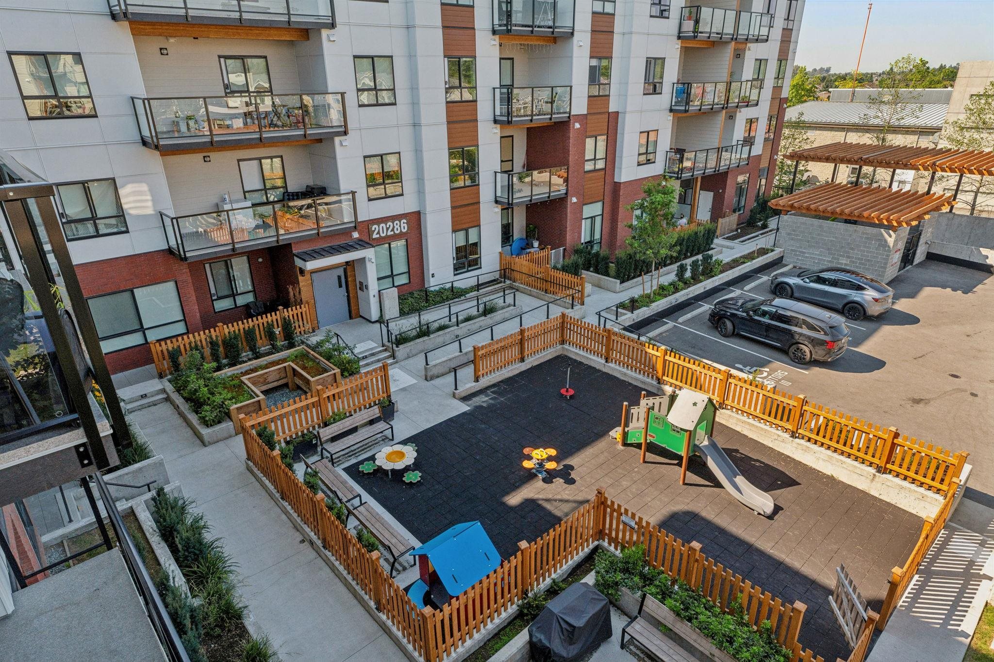 204 20286 72B AVENUE Unit: 204