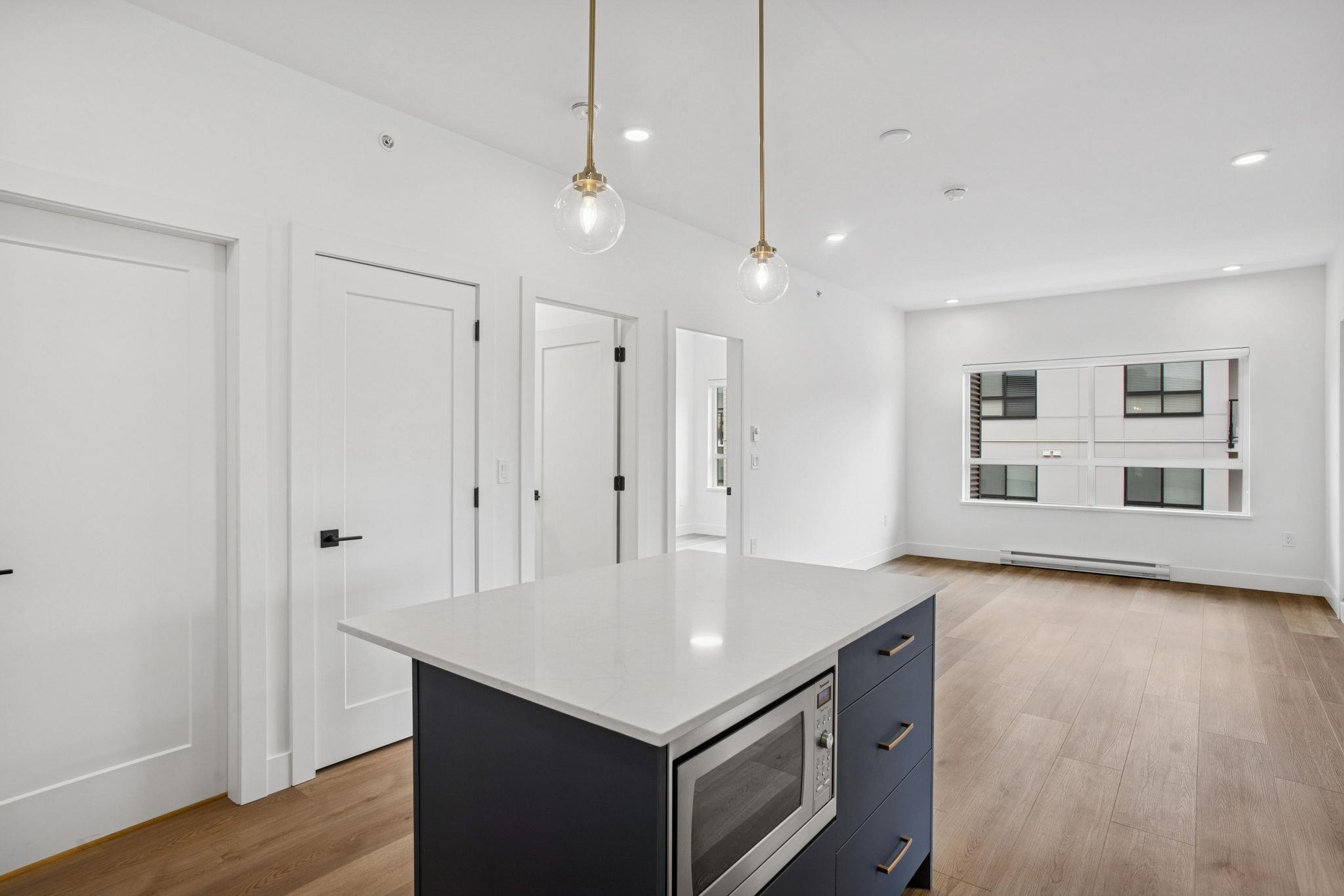 205 72 AVENUE Unit: 205