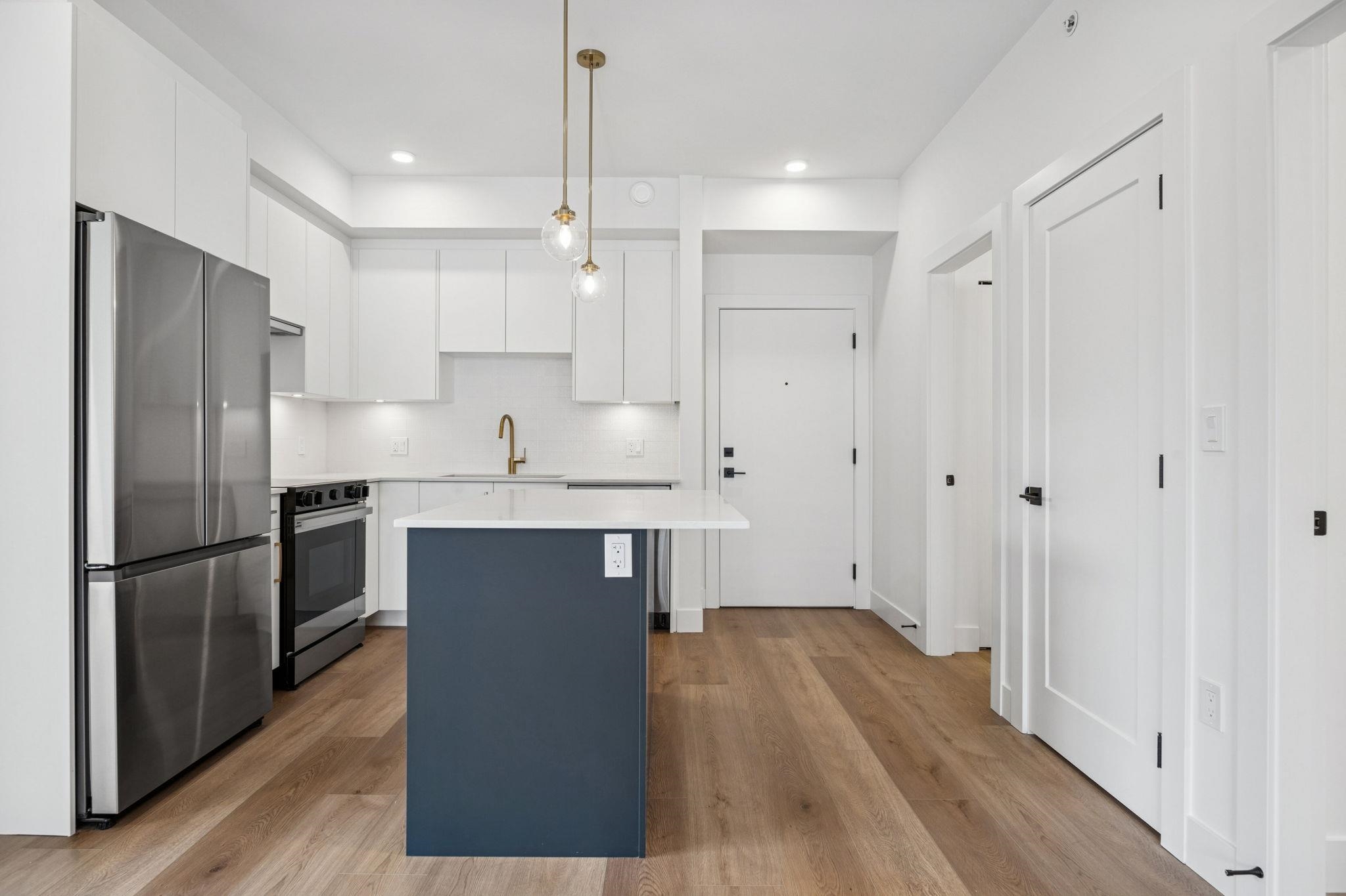 208 20286 72 AVENUE Unit: 208