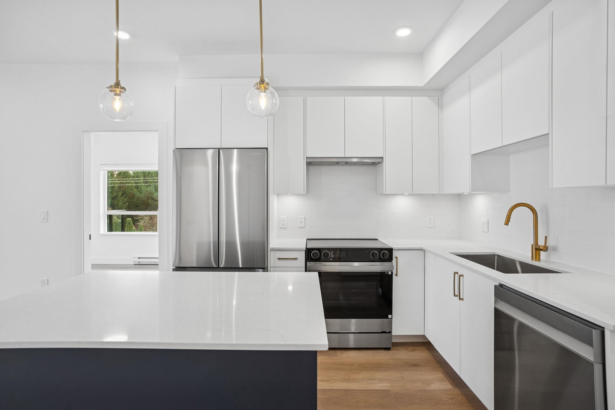 208 20286 72 AVENUE Unit: 208