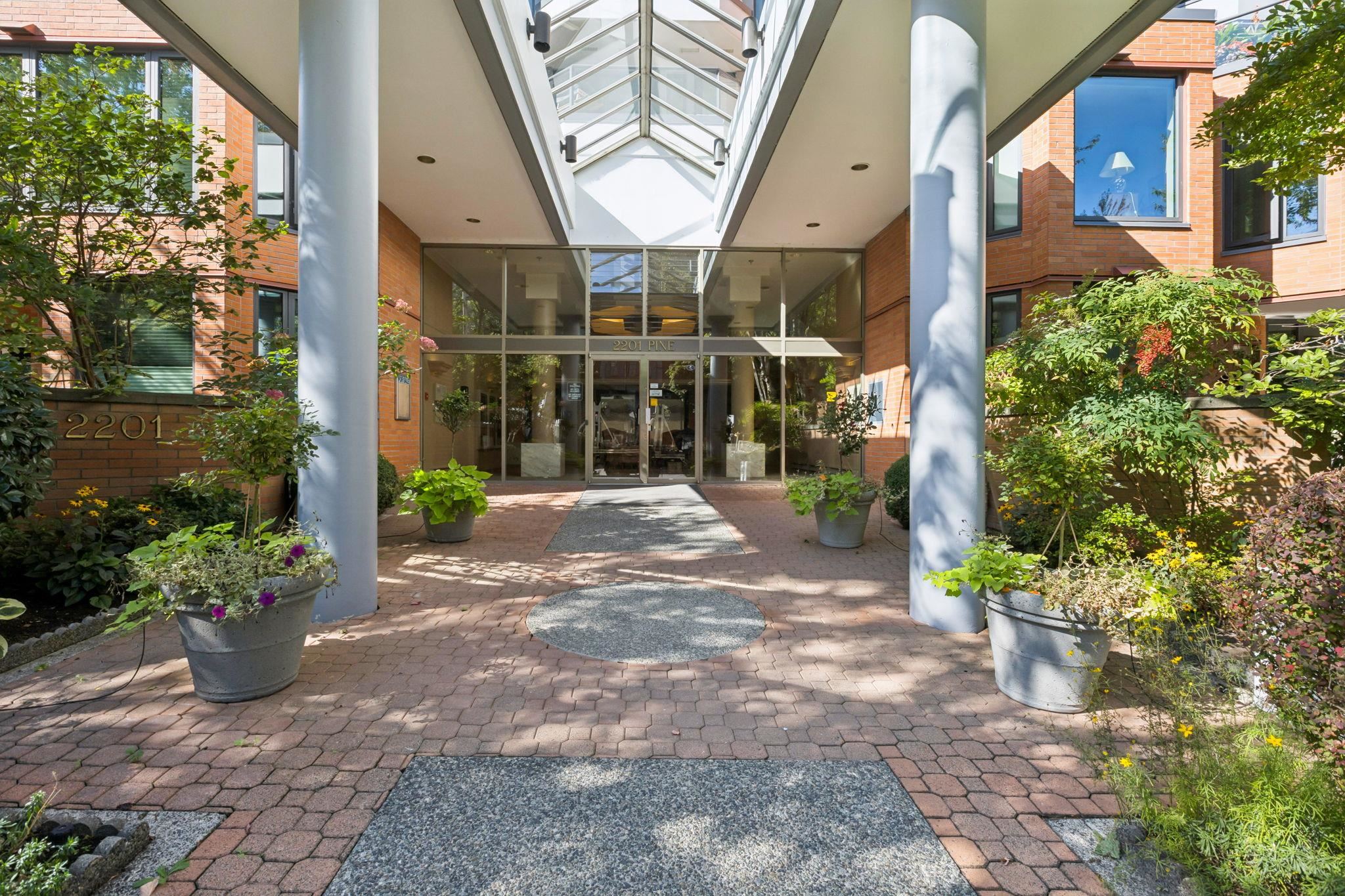 609 2201 PINE STREET Unit: 609