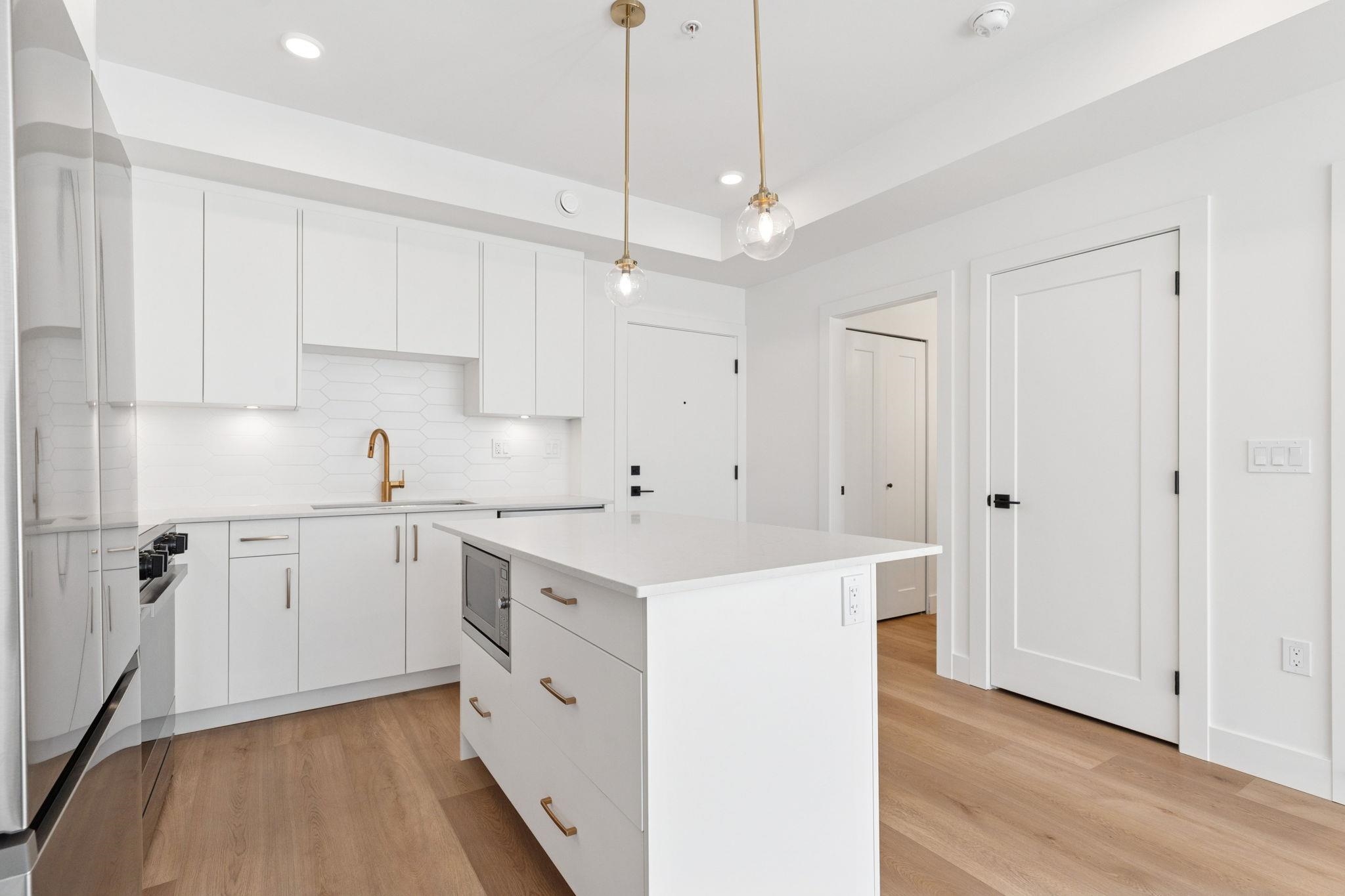 206 20286 72B AVENUE Unit: 206