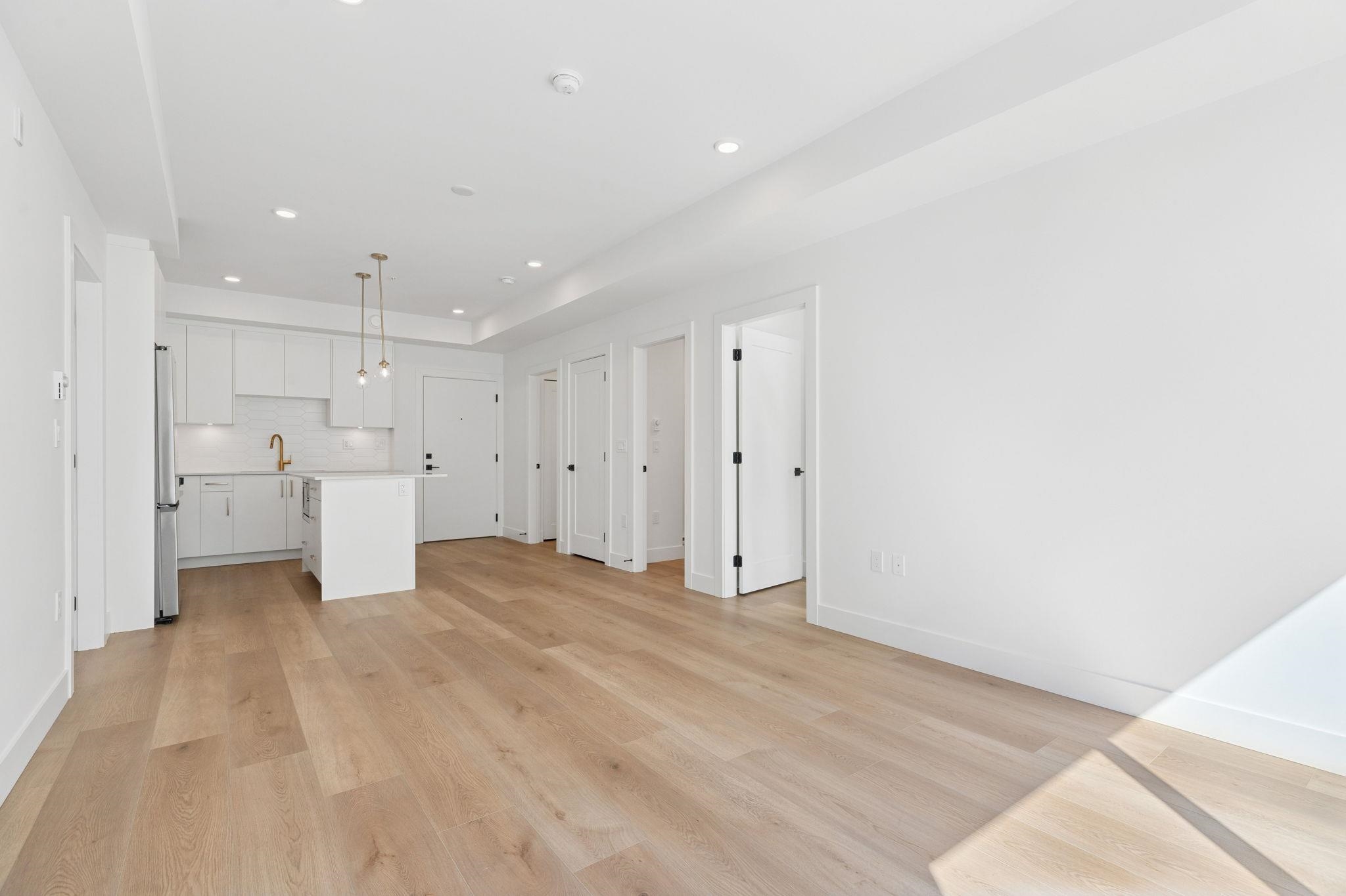 206 20286 72B AVENUE Unit: 206